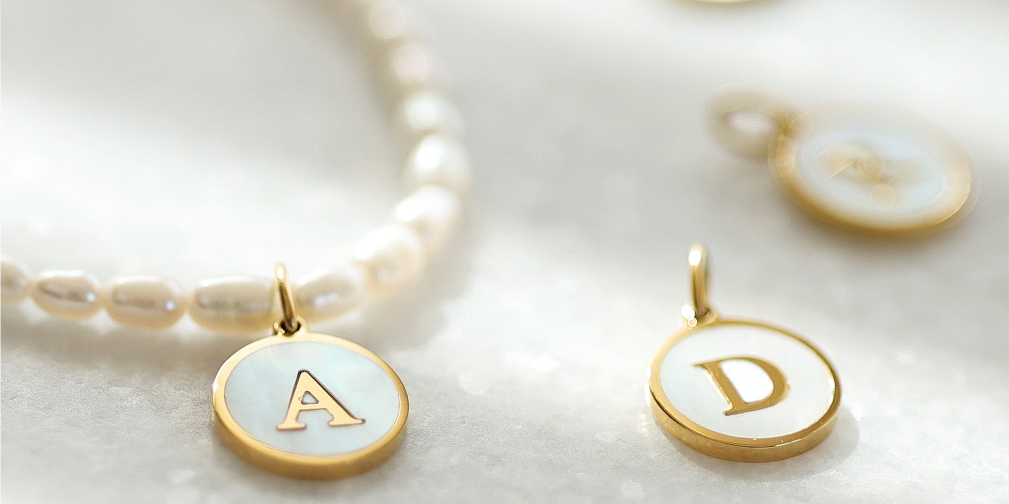 Kollektion-Initial - VIVIANNASCHMUCK