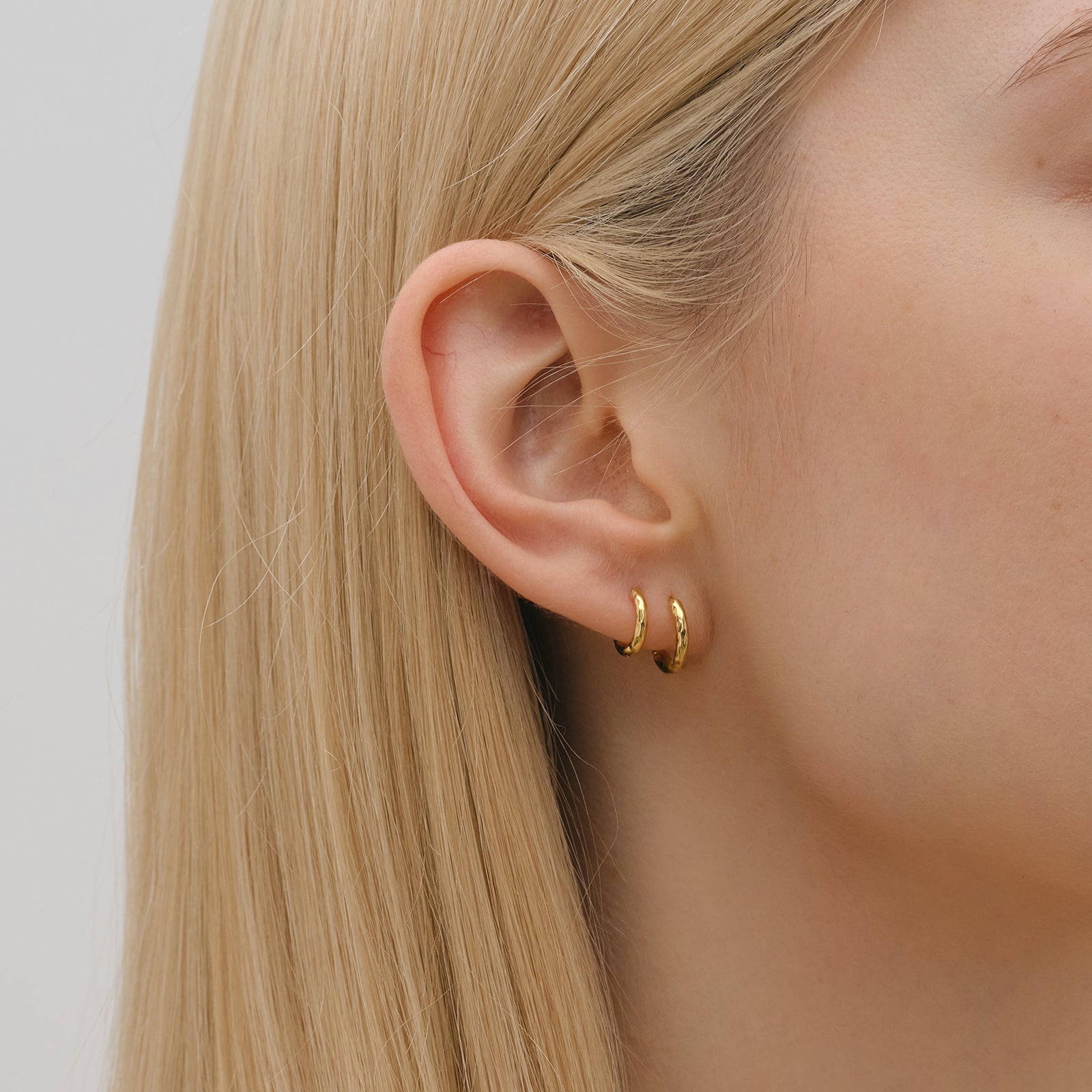 Creolen aus 925er Sterling Silber - Creolen mit Hammerschlag - Gold oder Silber - Kleine Ohrringe - OS002 - VIVIANNASCHMUCK