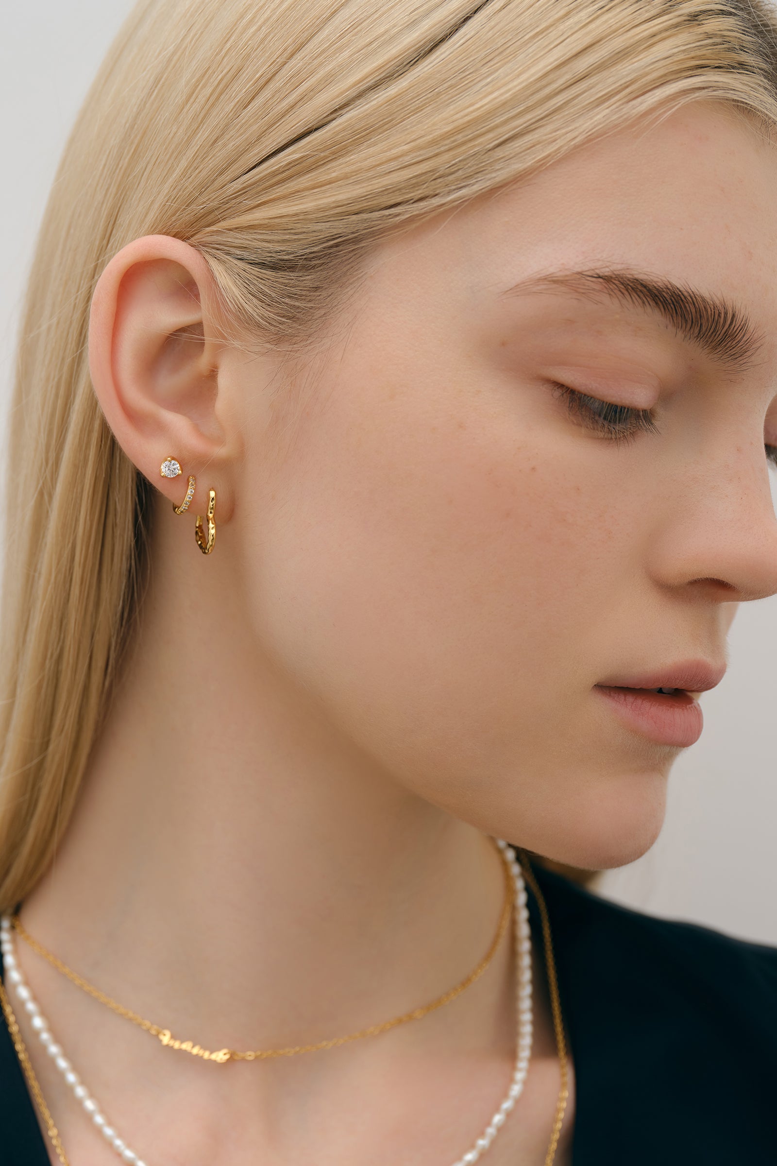 Kleine Creolen mit Zirkonia Steinen - 925er Silber Ohrringe VIVIANNASCHMUCK