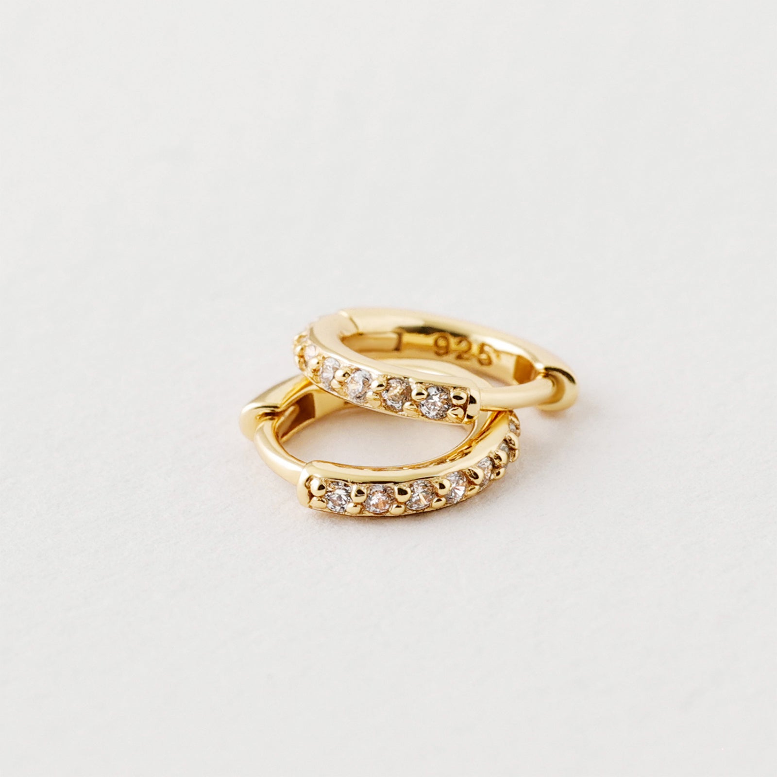 Kleine Creolen mit Zirkonia Steinen - 925er Silber Ohrringe VIVIANNASCHMUCK