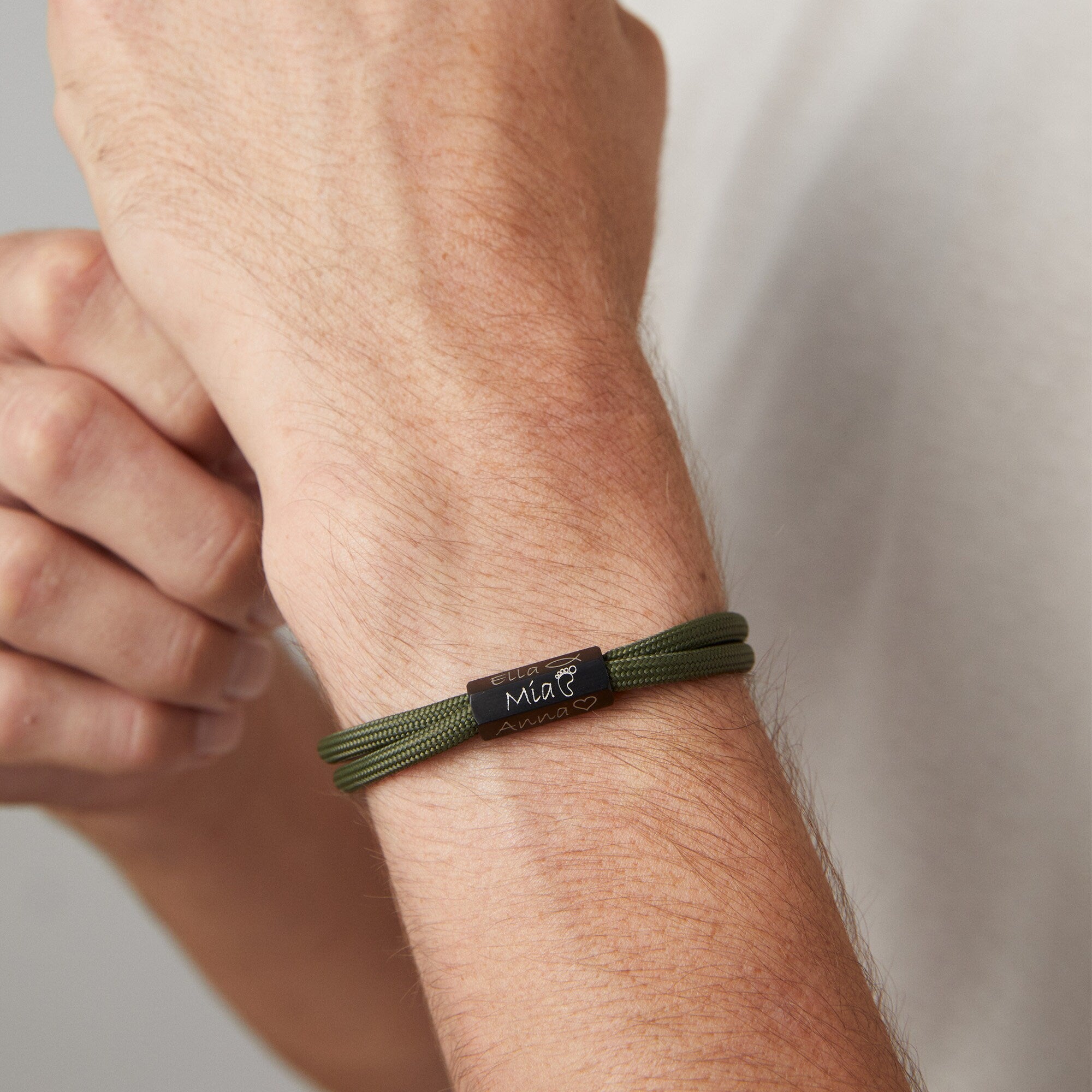 Personalisertes Magnet Herrenarmband