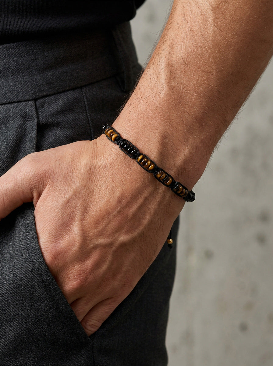 Makramee Armband mit Tigerauge & Onyx – Energie & Gravur Herren Armband VIVIANNASCHMUCK