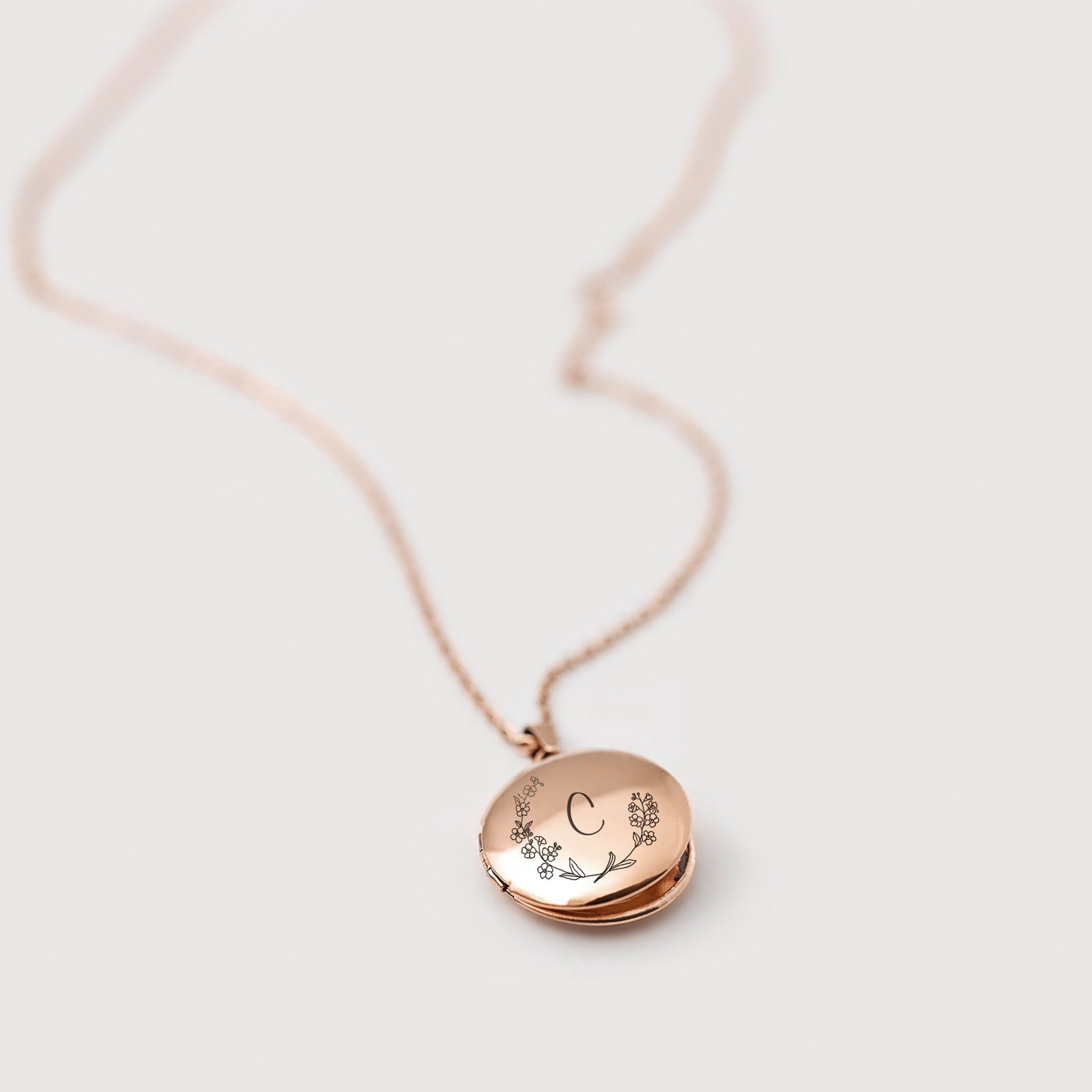 Medaillon Kette mit personalisierter Gravur Damen Halskette VIVIANNASCHMUCK