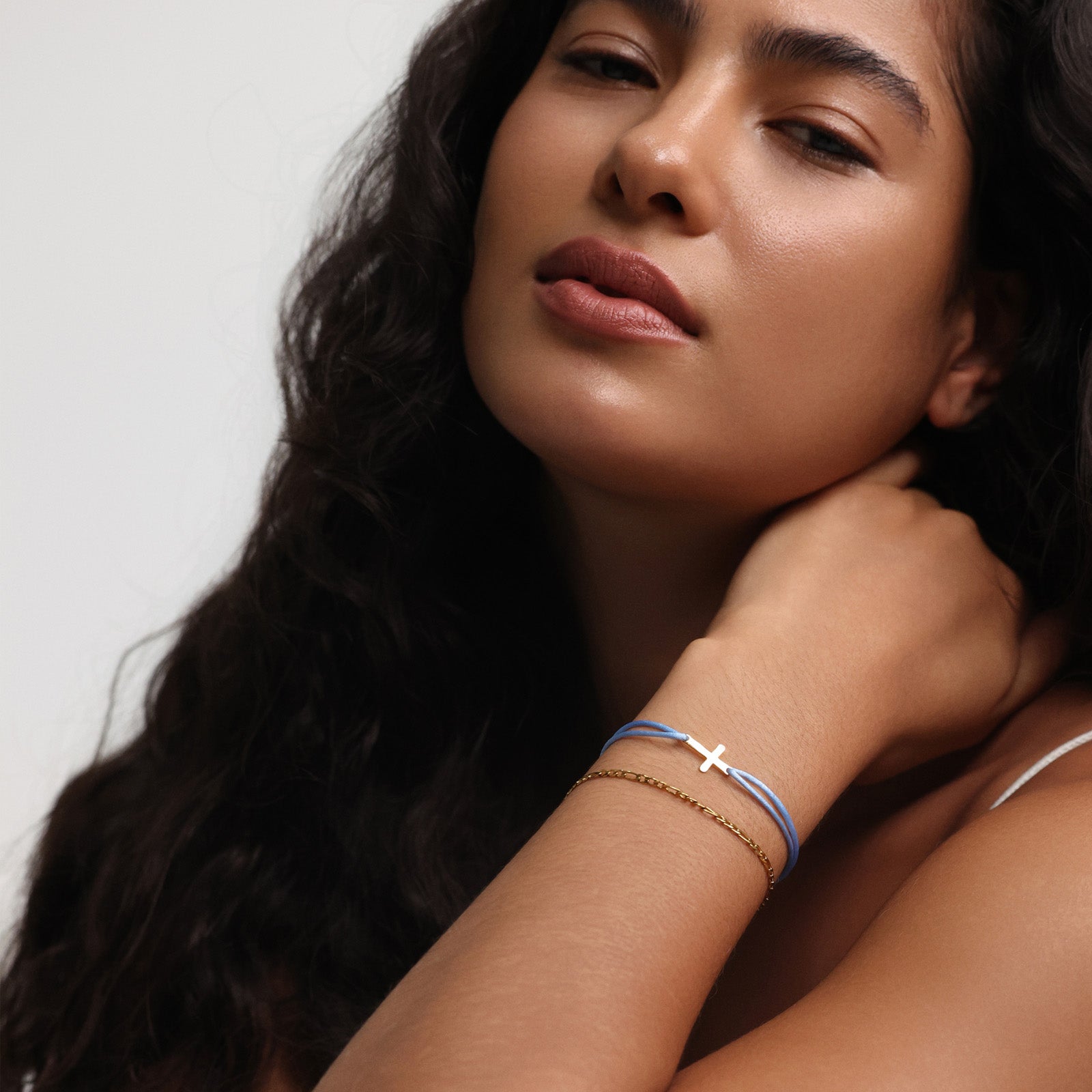 Satinarmband mit Kreuz & Wunschgravur