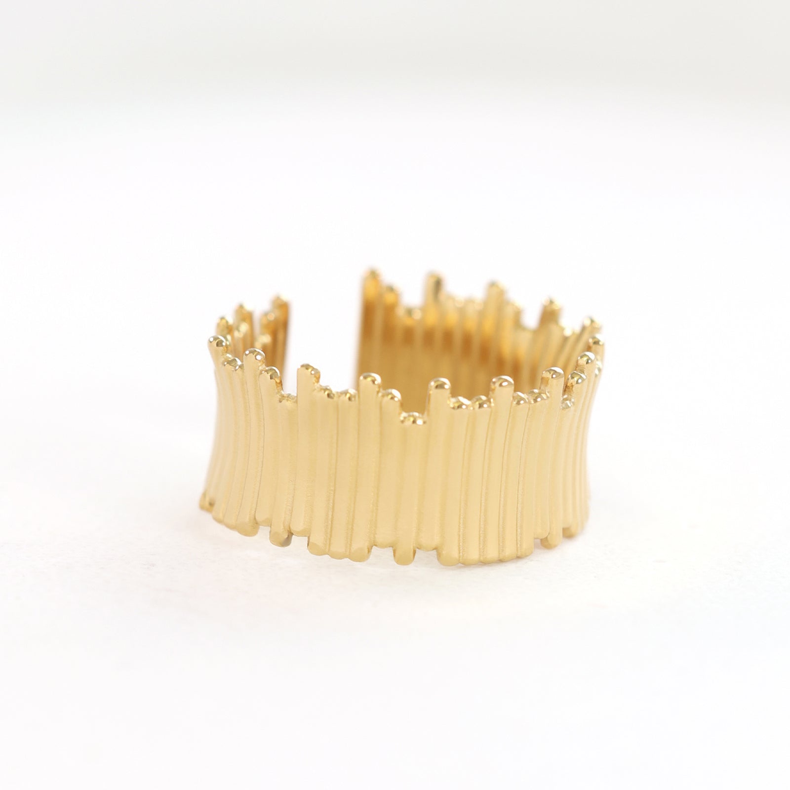 Goldener Ring mit abstrakter Form - Edelstahl, verstellbar