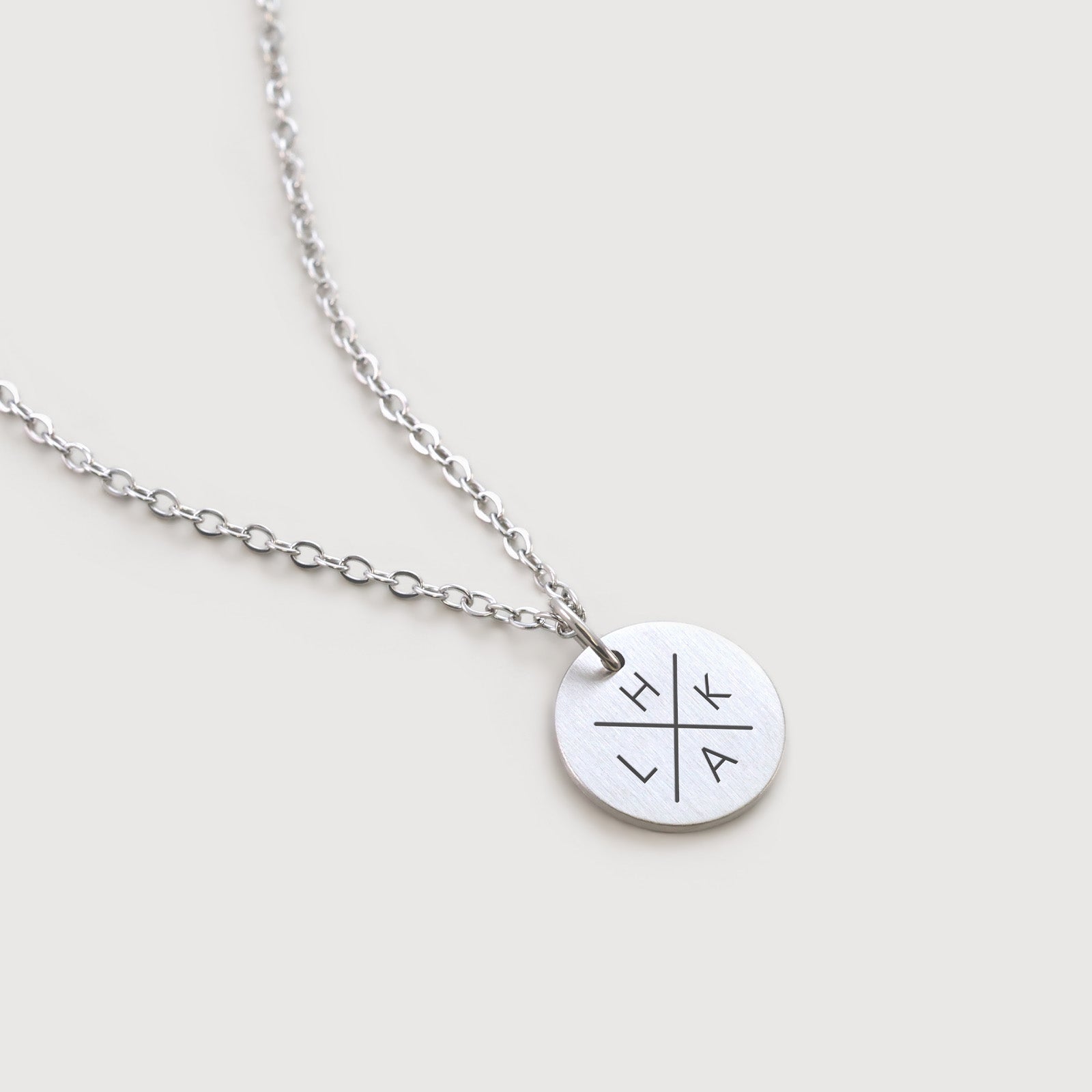 Minimalistische Herren Halskette mit mattiertem Gravurplättchen Herren Halskette VIVIANNASCHMUCK