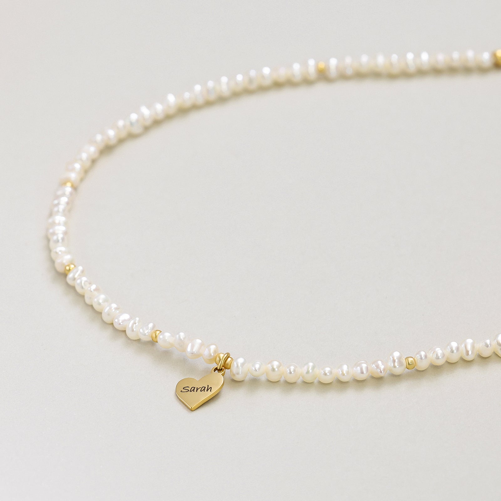 Perlenkette mit personalisierbarem Herzanhänger Damen Halskette VIVIANNASCHMUCK