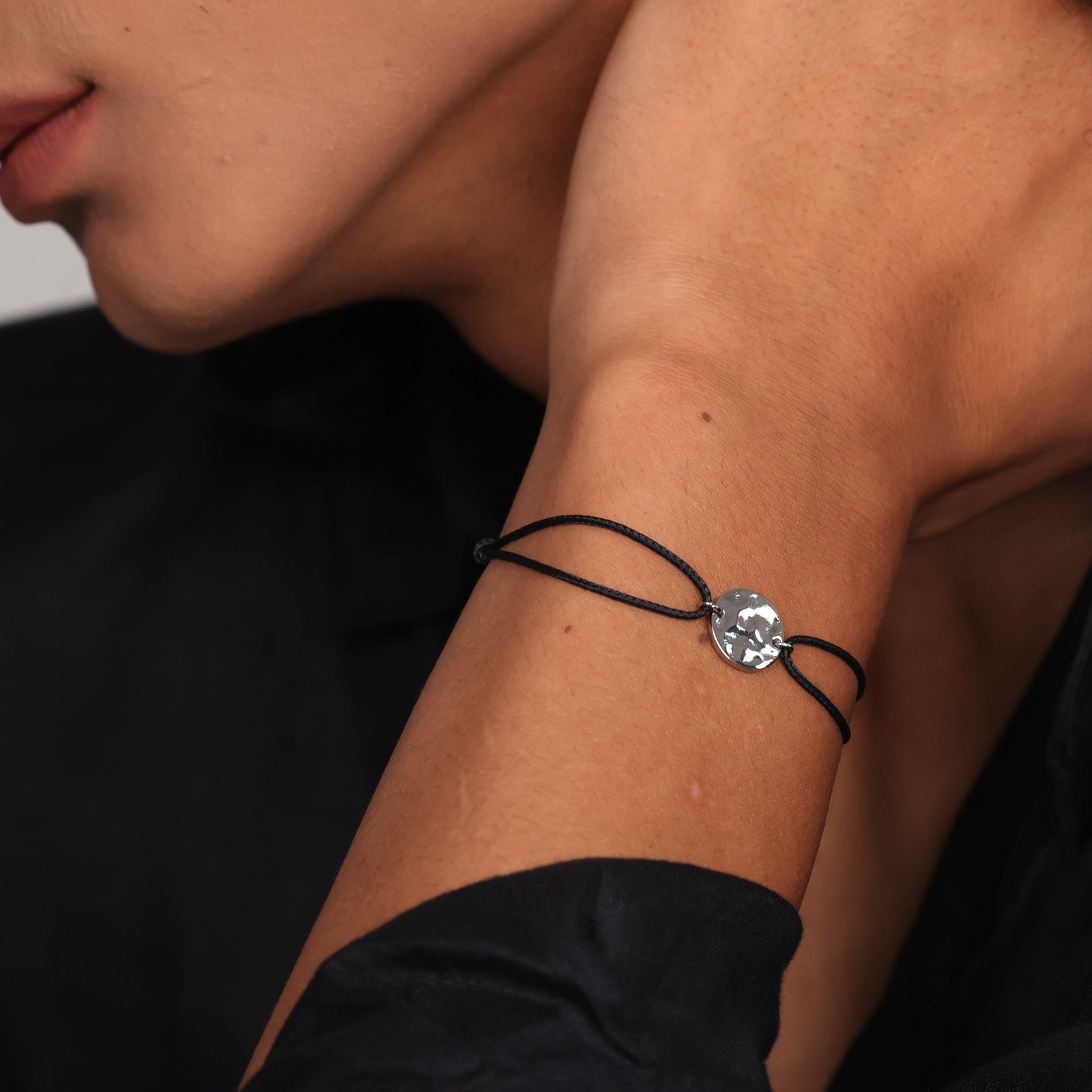 Segeltau Armband mit Hammerschlagplättchen Herren Armband VIVIANNASCHMUCK