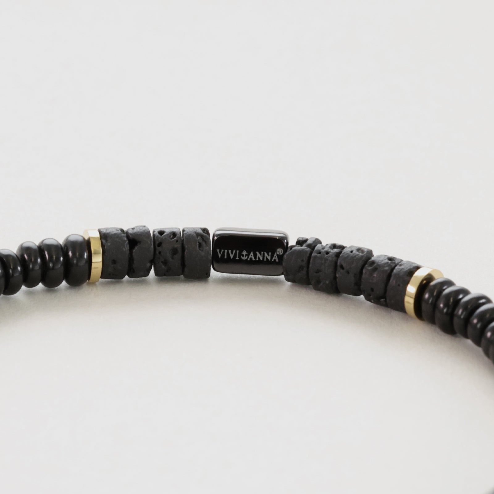 Herren Armband aus Lavastein, schwarzem Turmalin & Hämatit – personalisierbar Herren Armband VIVIANNASCHMUCK