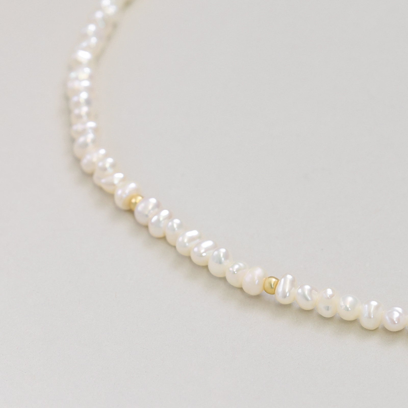 Perlenkette mit personalisierbarem Herzanhänger Damen Halskette VIVIANNASCHMUCK