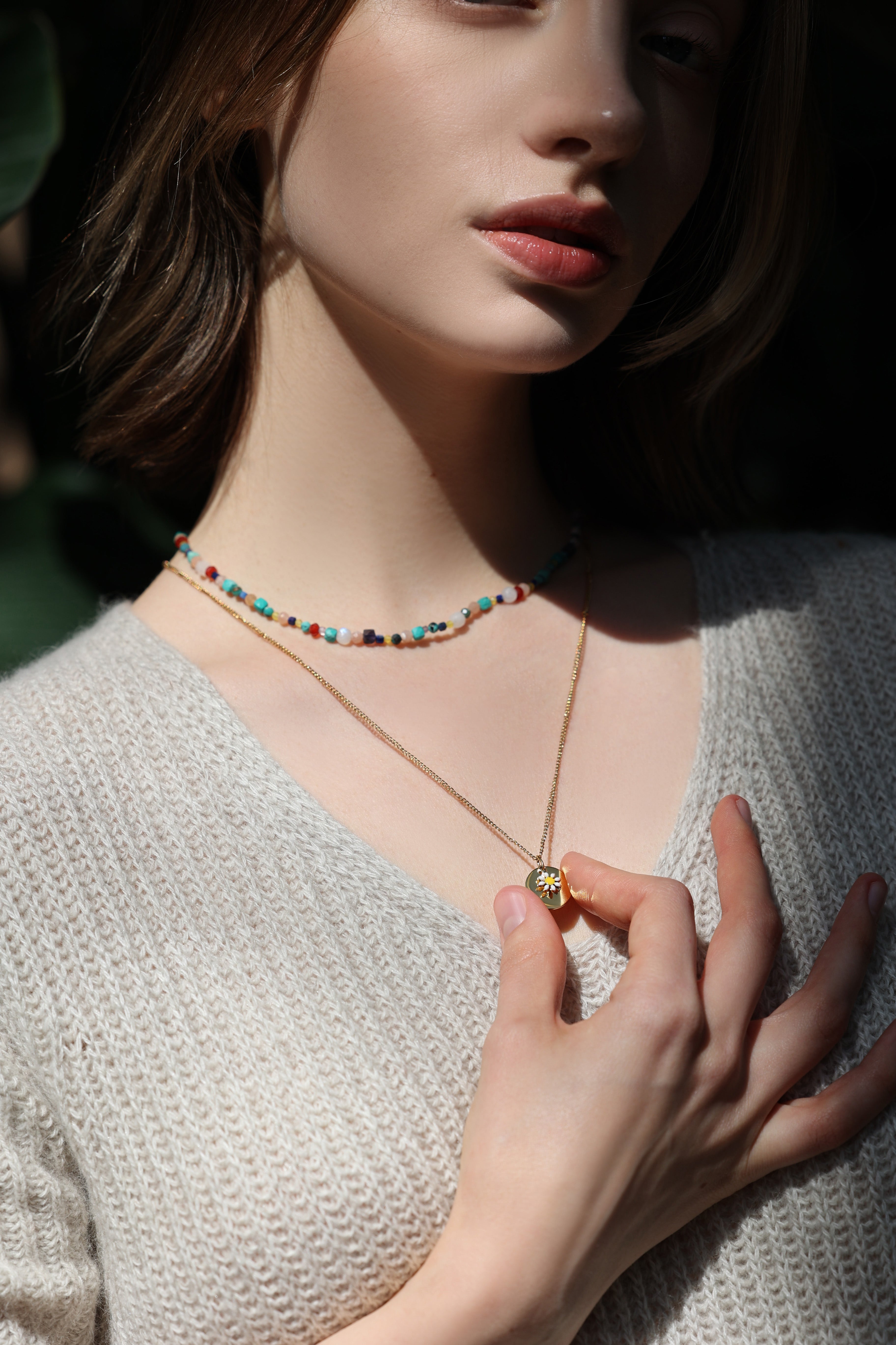 Personalized plate chain with mini daisies - ball chain with desired engraving - family chain - name chain - floral jewelry - KE018