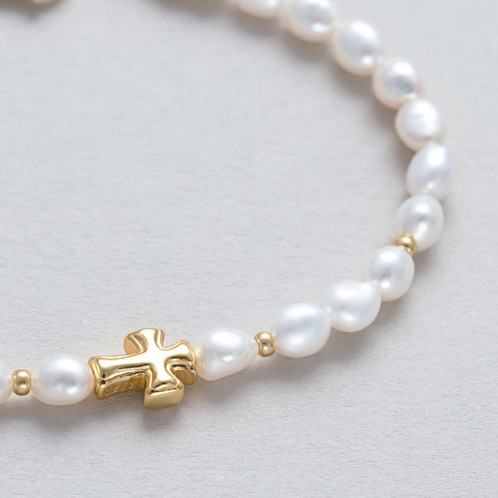 Süßwasserperlen Armband mit zartem Kreuz - 925 Sterling Silber Damen Armband VIVIANNASCHMUCK