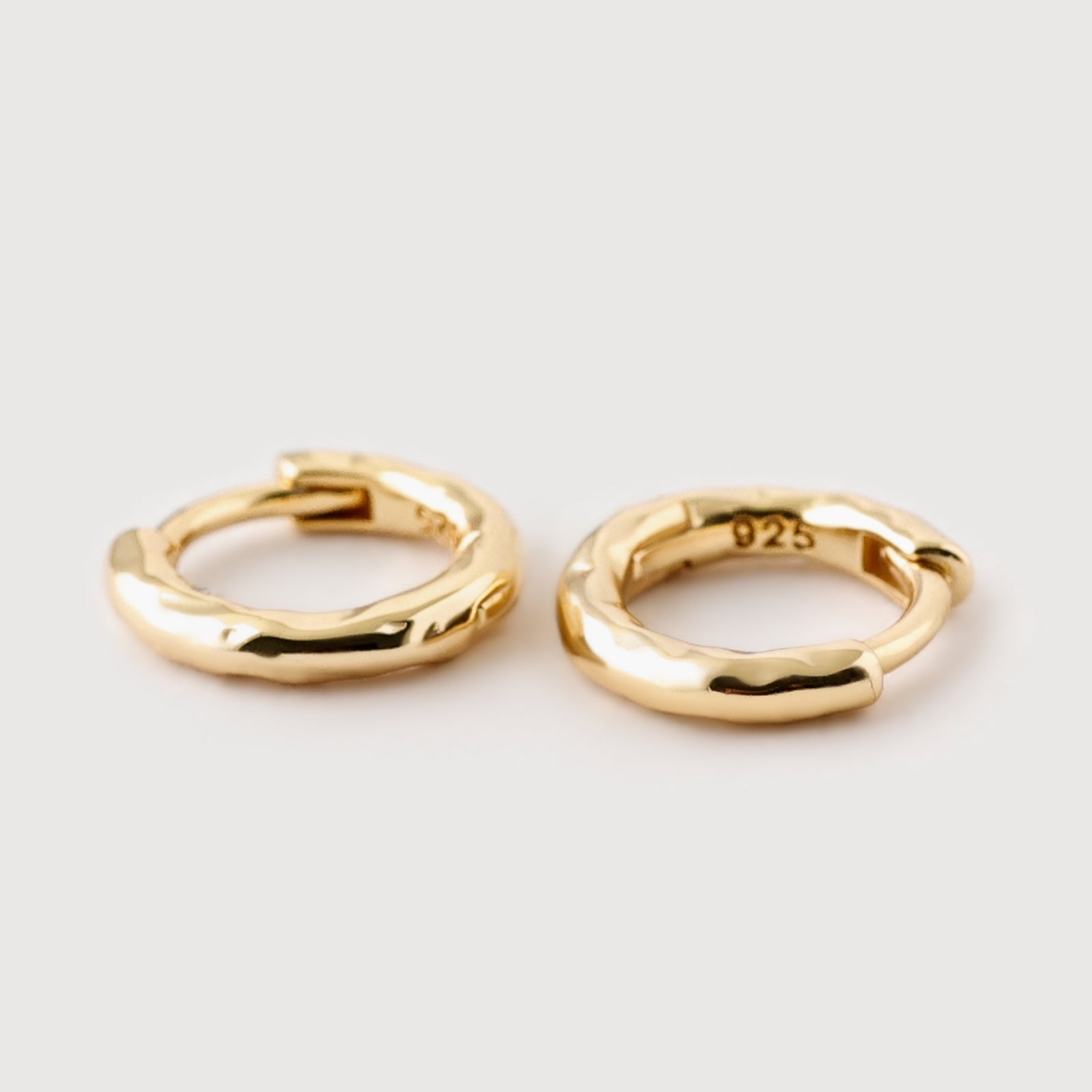 Mini Creolen Hammerschlag Ohrringe - 925er Sterling Silber Ohrringe VIVIANNASCHMUCK