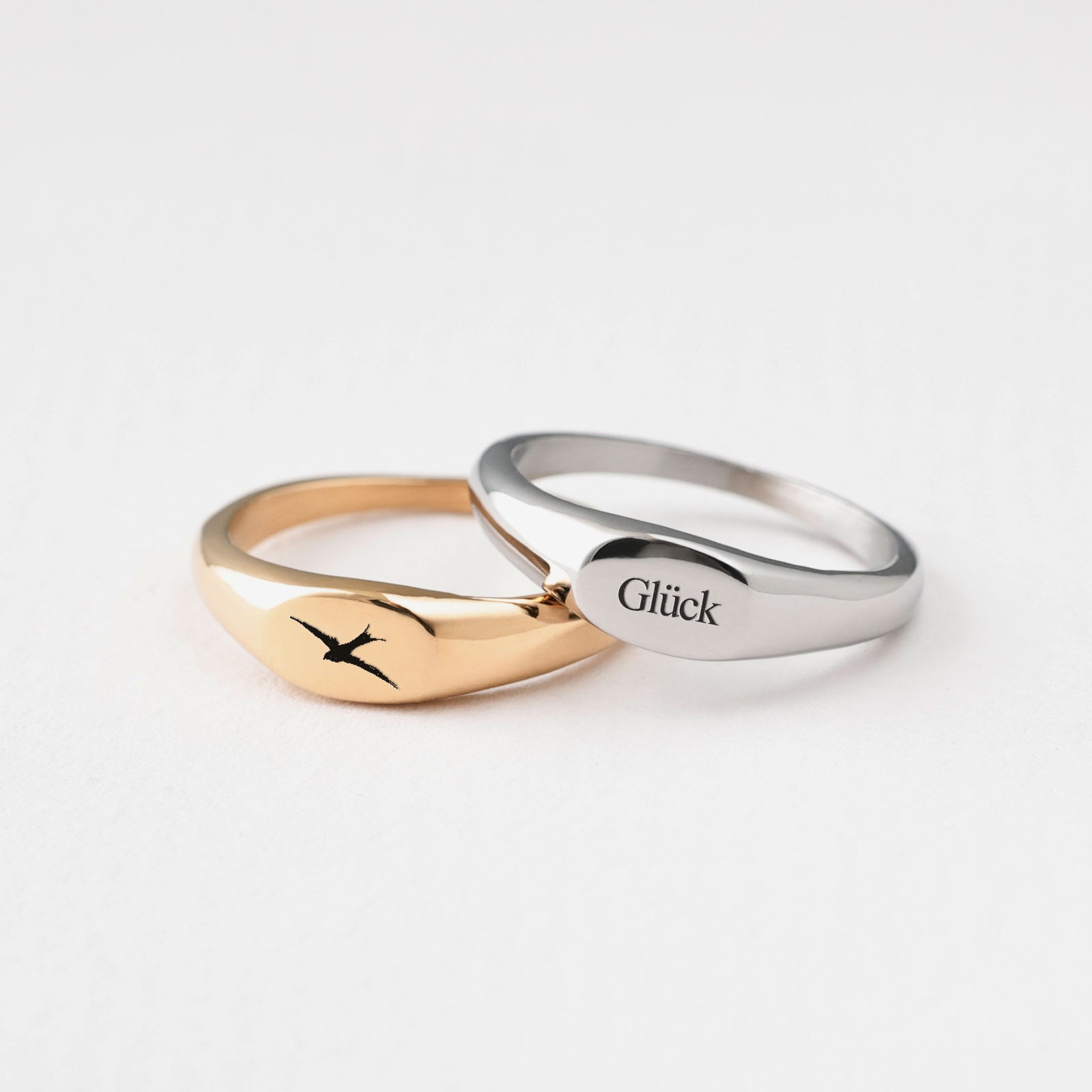 Mini-Siegelring mit Wunschgravur Damen Ringe VIVIANNASCHMUCK