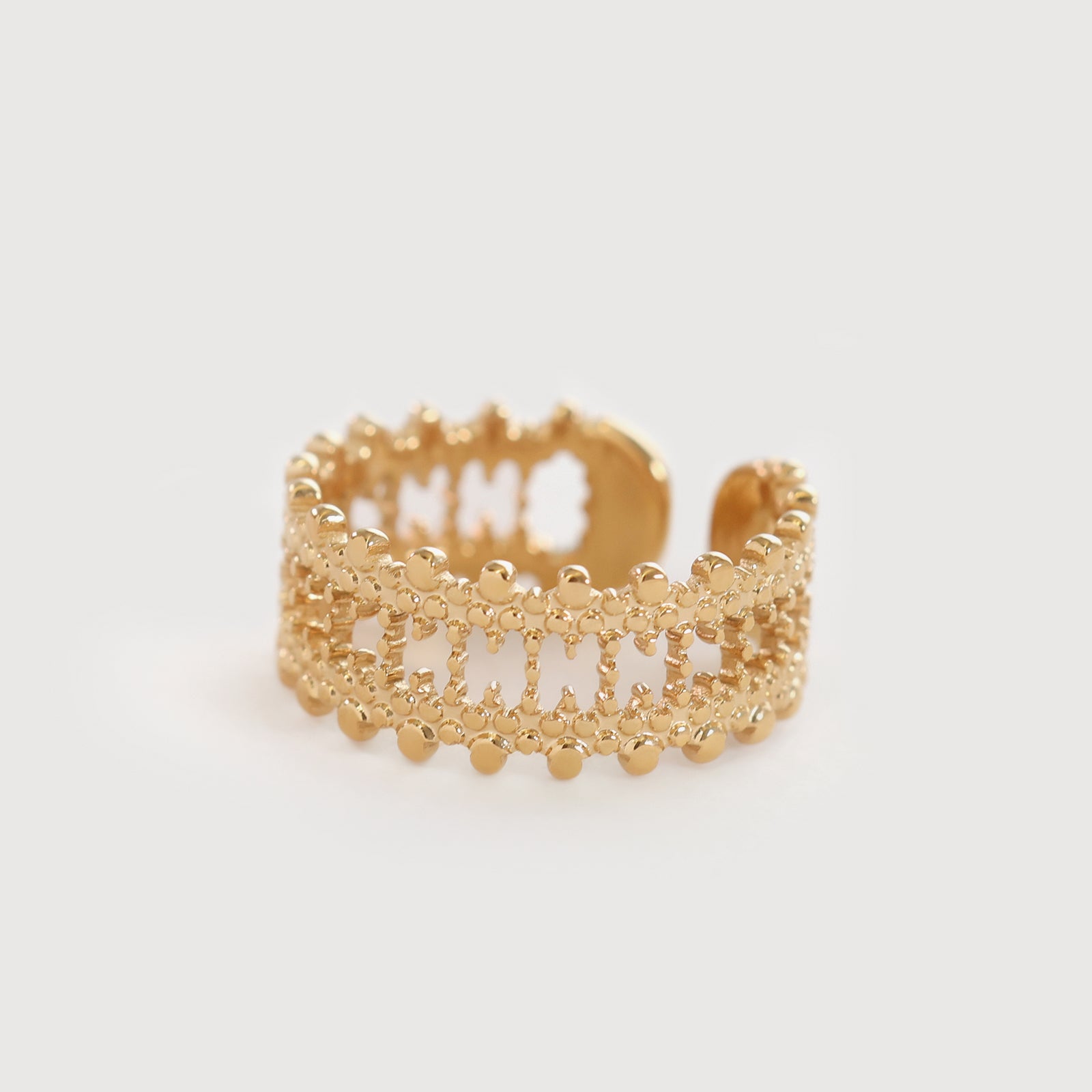 Goldener Ring mit filigraner Spitzenstruktur – Edelstahl, verstellbar