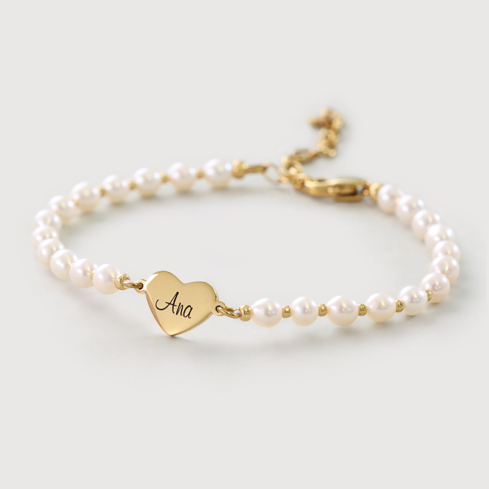 Süßwasser-Perlenarmband mit Herzchen