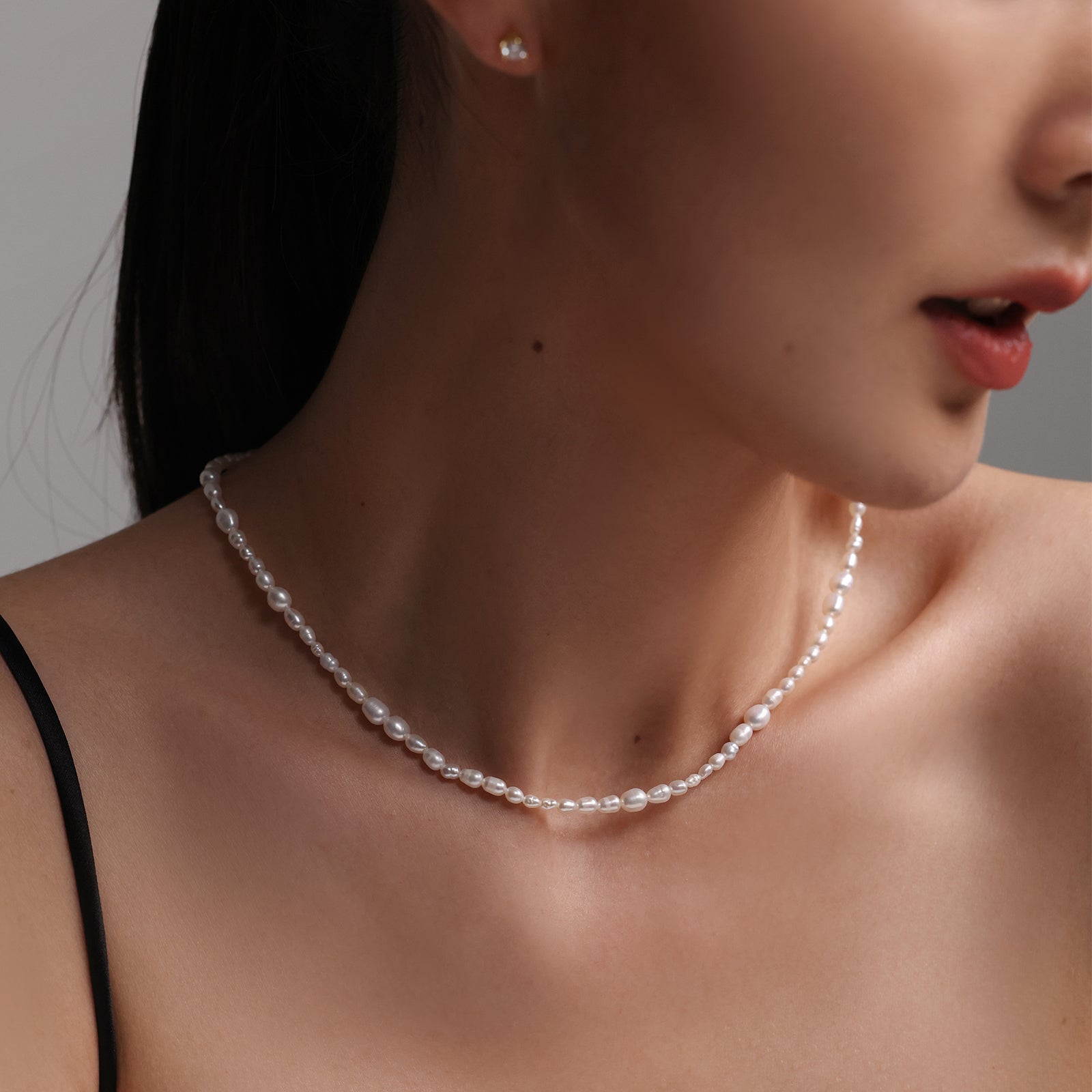 Süßwasserperlenkette in natürlicher Form mit Magnetverschluss Damen Halskette VIVIANNASCHMUCK