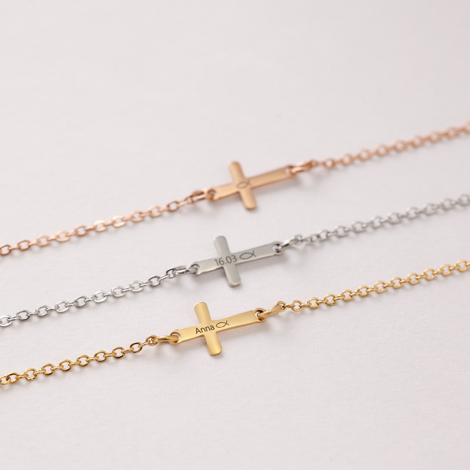 Kreuz-Armband mit Gravur - Geschenk zur Konfirmation mit Karte Kinder Armband VIVIANNASCHMUCK