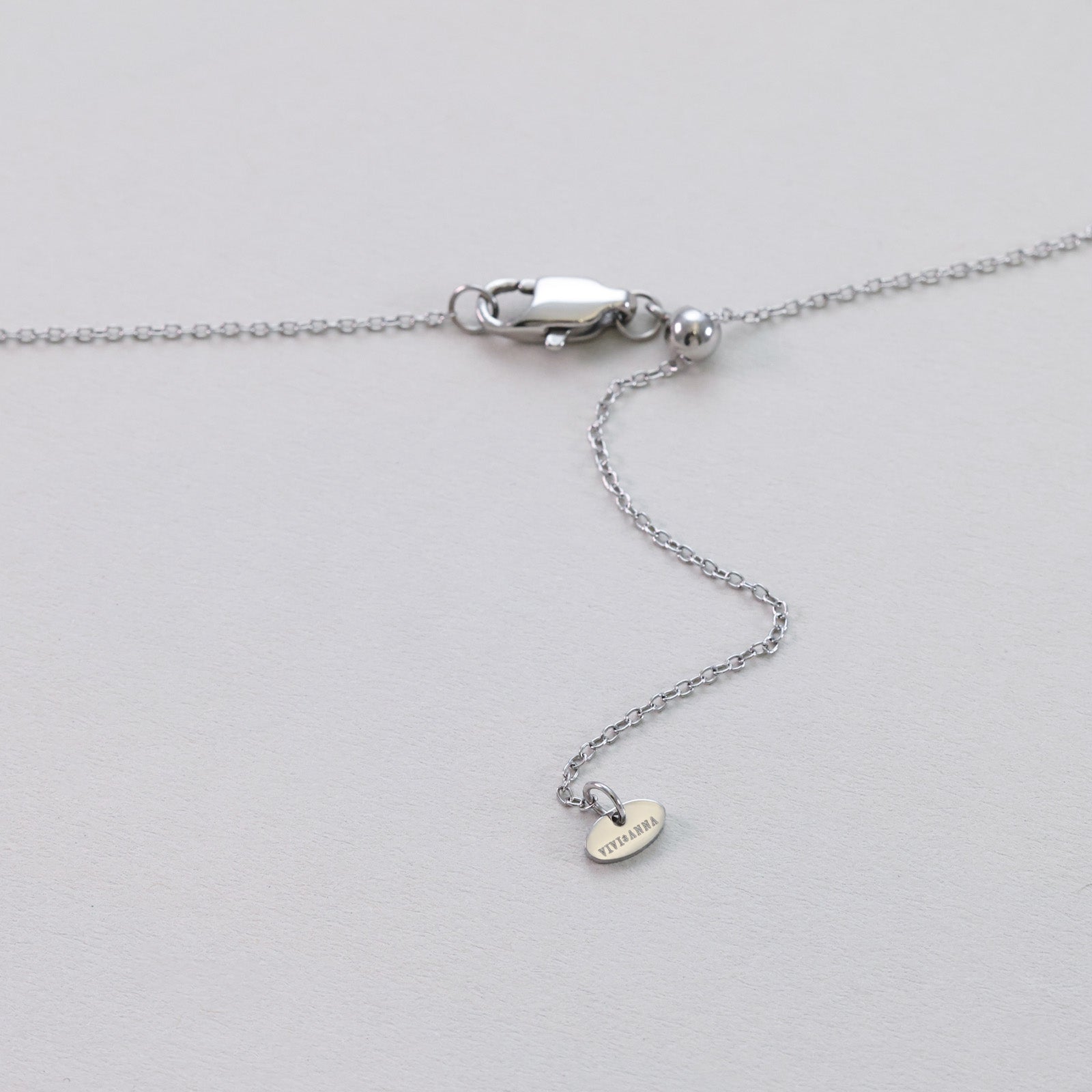 Hammerschlag-Plättchen Kette mit Gravur Damen Halskette VIVIANNASCHMUCK
