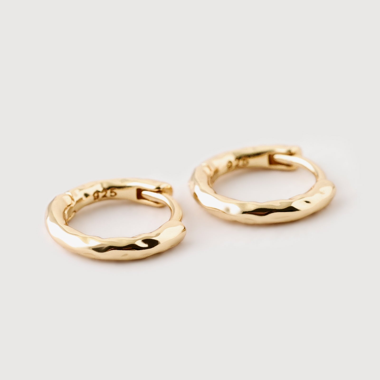 Kleine Creolen Hammerschlag Ohrringe - 925er Sterling Silber Ohrringe VIVIANNASCHMUCK