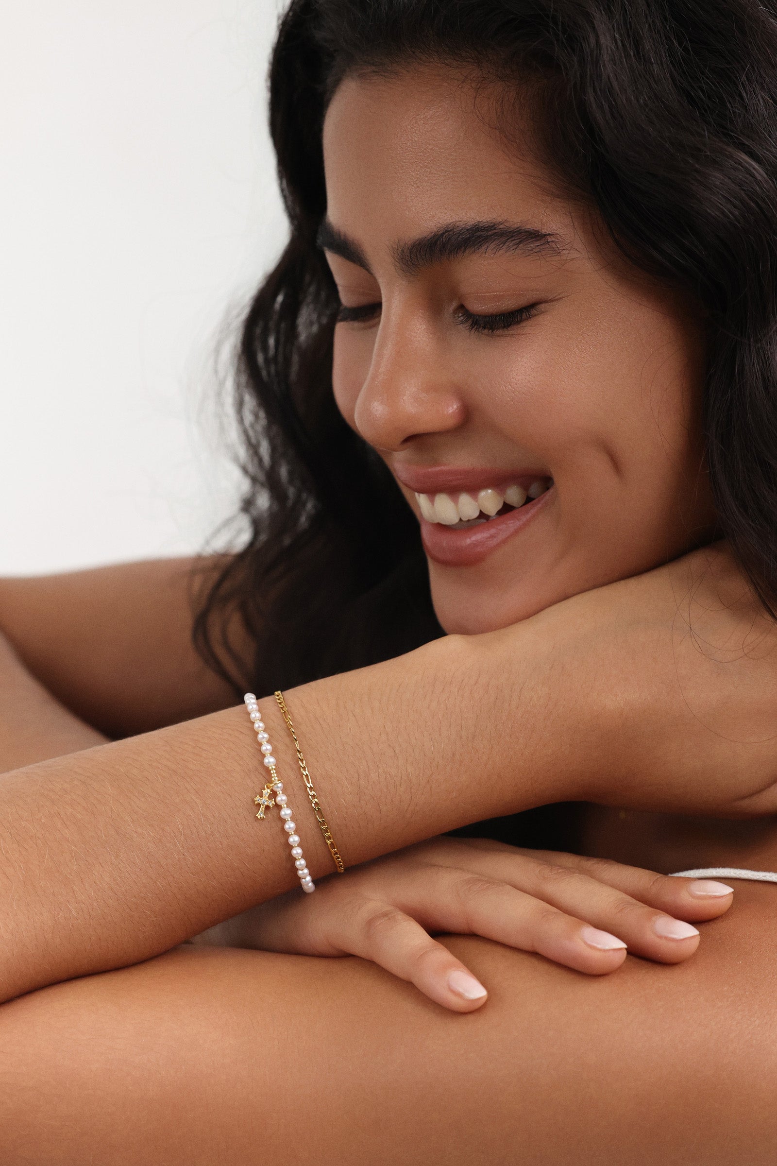 Süßwasserperlen Armband mit funkelndem Kreuz - 925er Sterling Silber