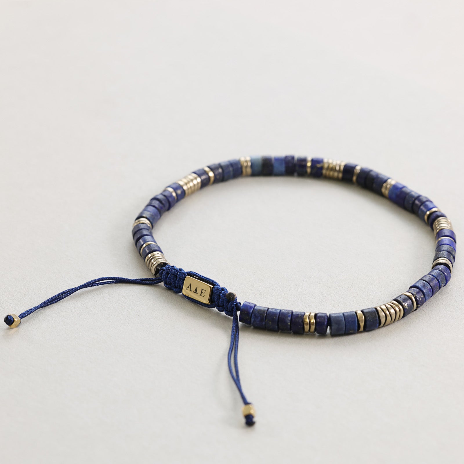 Edelsteinarmband mit Lapislazuli und Hämatit - verstellbar Herren Armband VIVIANNASCHMUCK