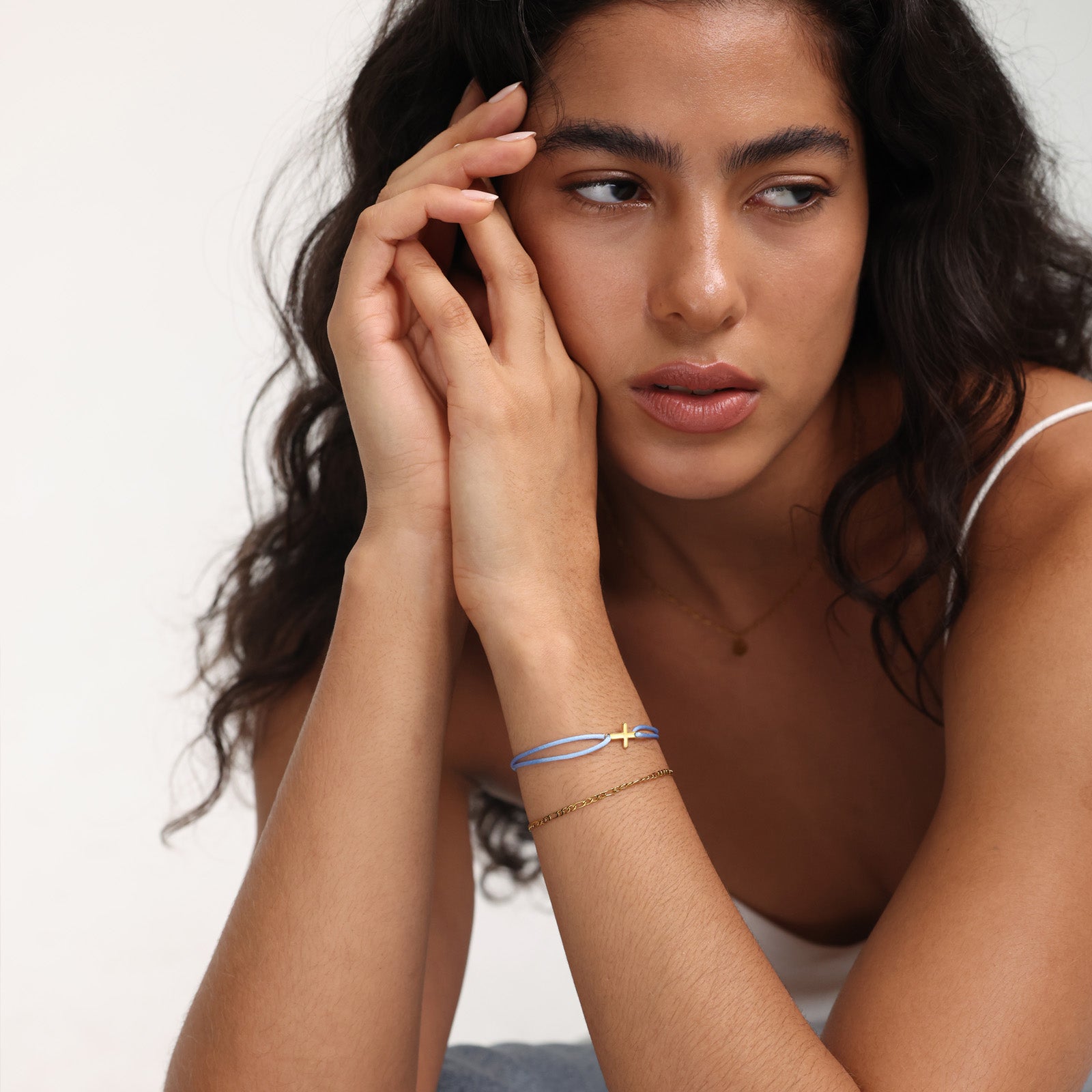 Satinarmband mit Kreuz & Wunschgravur Damen Armband VIVIANNASCHMUCK