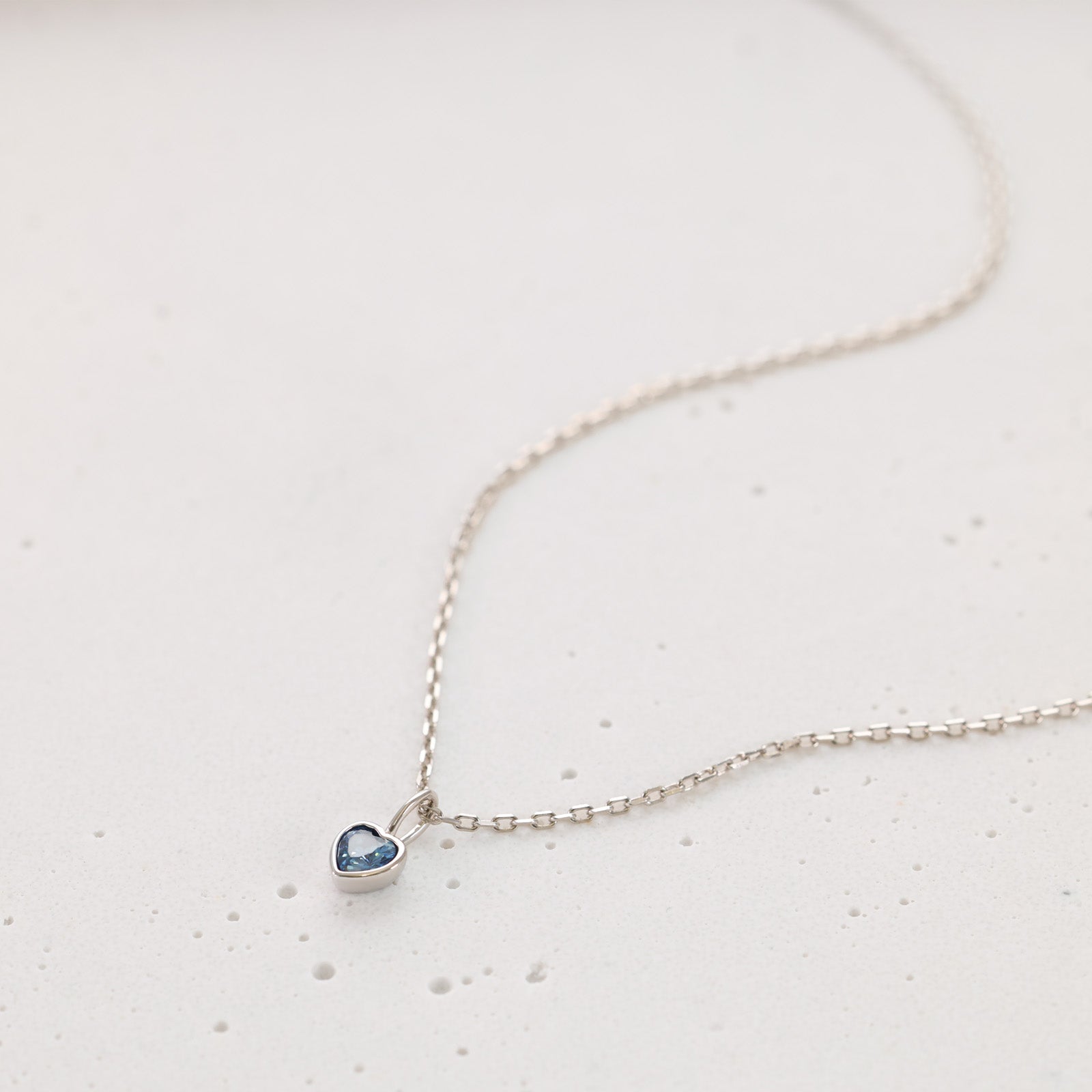 Geburtsstein-Kette mit herzförmigen Anhängern aus Zirkonia - 925 Sterling Silber