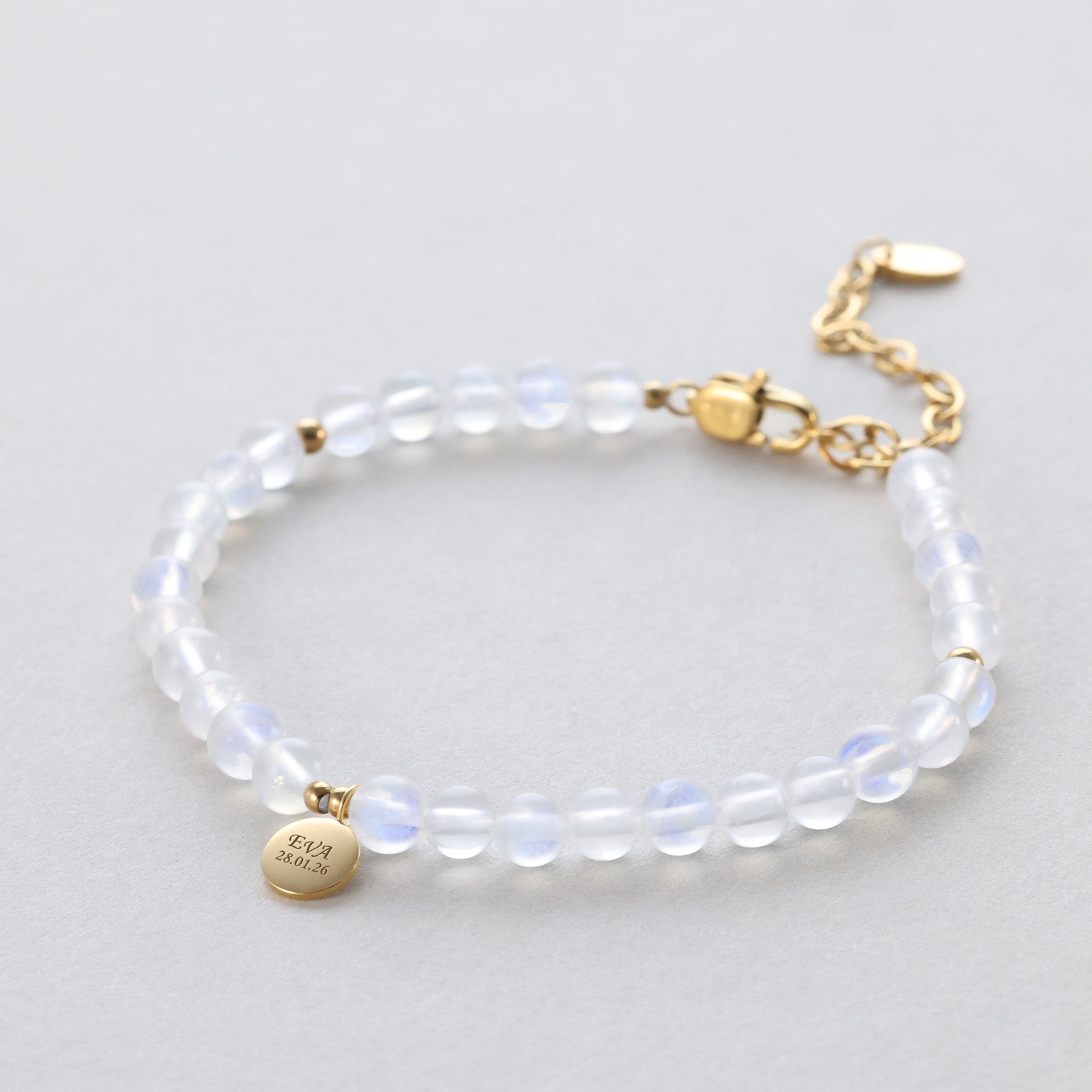 Mondstein-Chakra-Armband mit Gravurplättchen Damen Armband VIVIANNASCHMUCK