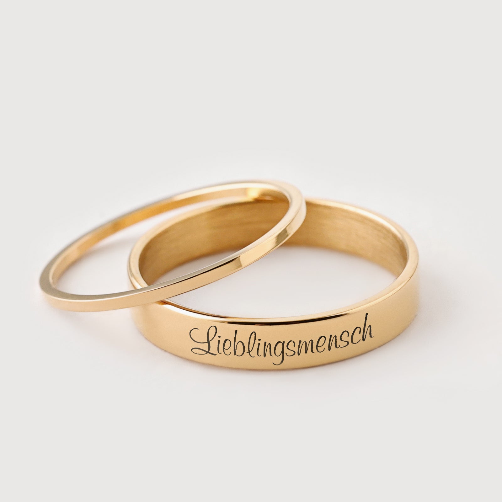 Minimalistischer Ring mit Gravur Herren Ringe VIVIANNASCHMUCK