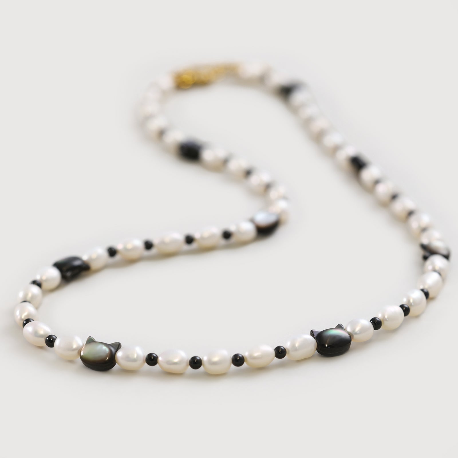 Katzen-Perlenkette mit Süßwasserperlen - 925er Sterling Silber