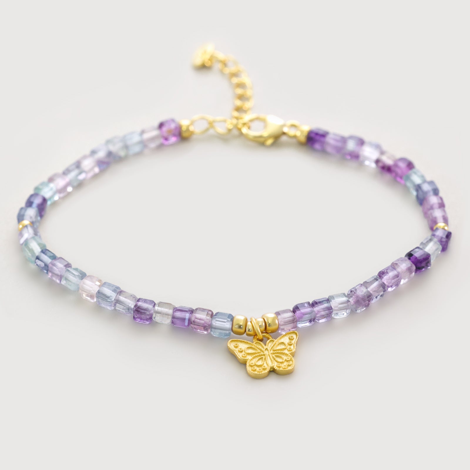 Regenbogen-Fluorit Armband mit Schmetterlingsanhänger - 925er Sterling Silber