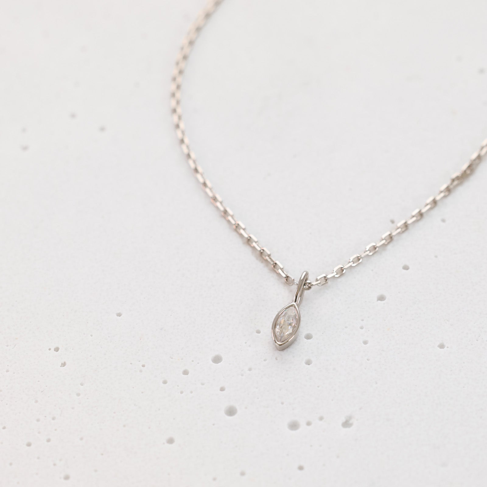 Geburtsstein-Kette mit Navette-Anhängern aus Zirkonia - 925 Sterling Silber