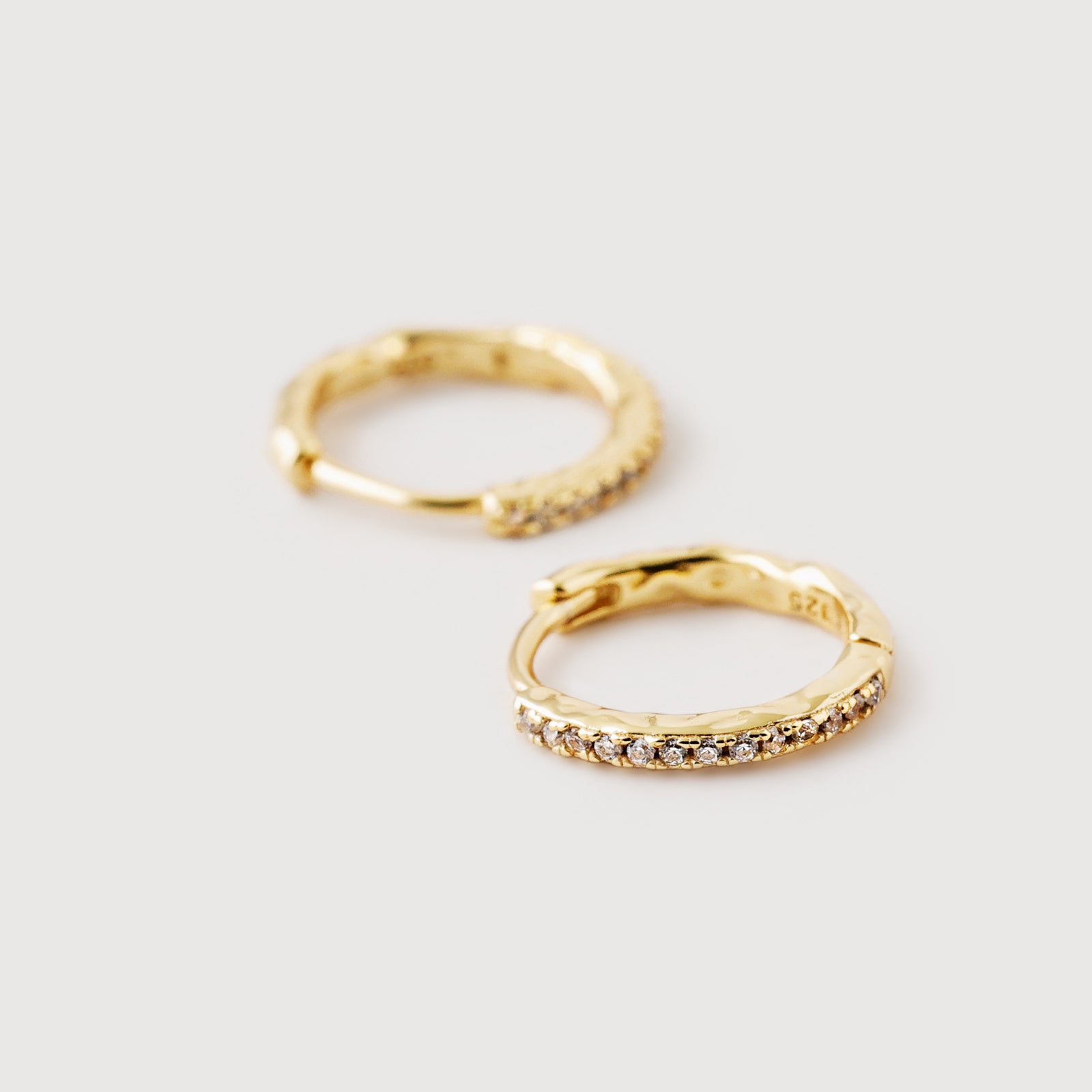 Hoop earrings with zirconia - 925 sterling silver