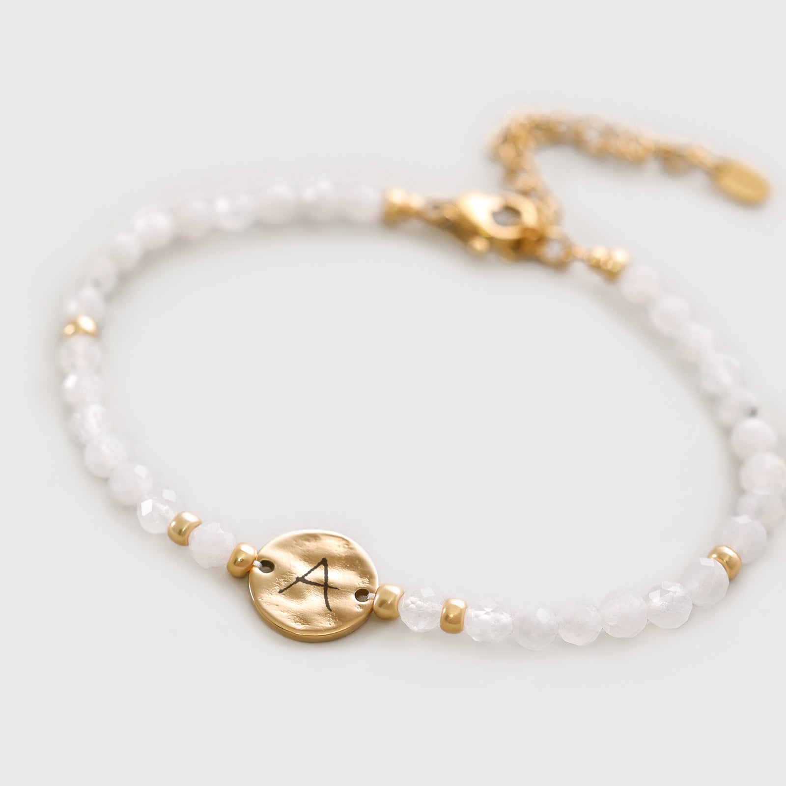 Mondstein Armband mit Hammerschlag Plättchen