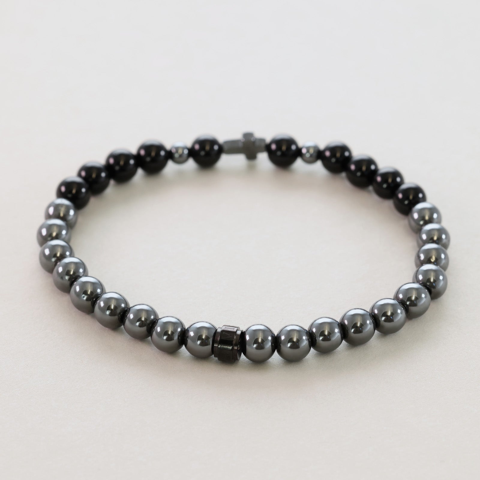 Kreuzarmband aus Schwarzer Onyx & Hämatit - elastisch Herren Armband VIVIANNASCHMUCK