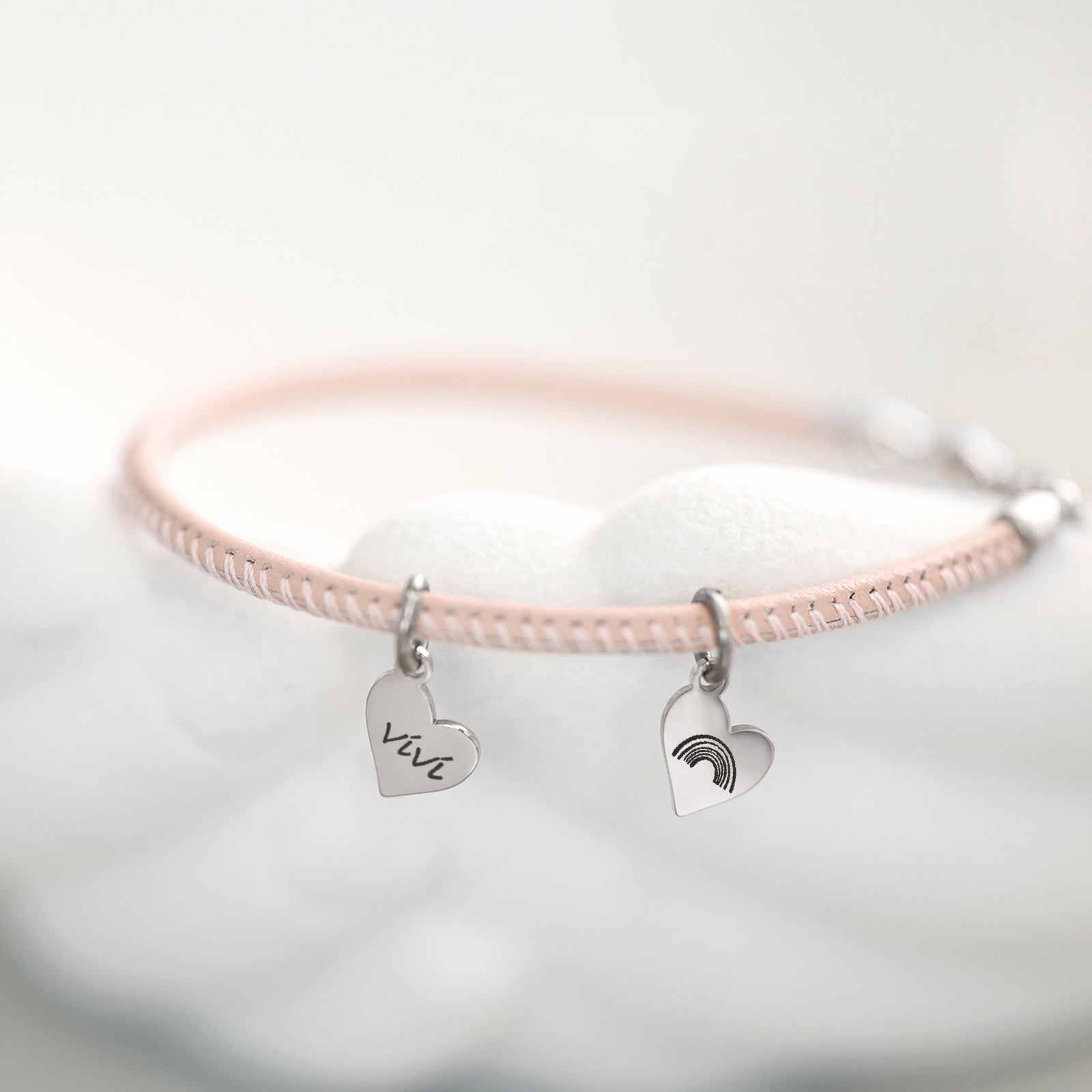 Herzanhänger-Lederarmband mit Gravur