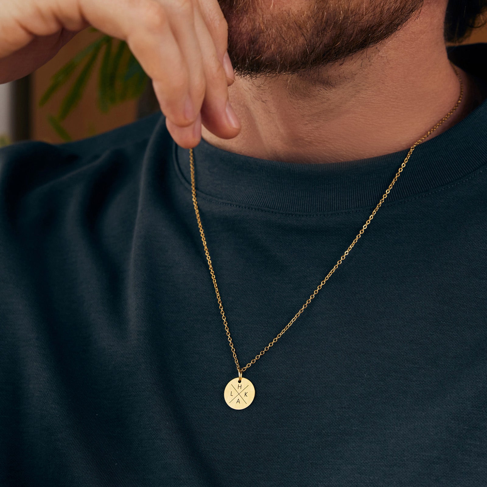 Minimalistische Herren Halskette mit mattiertem Gravurplättchen Herren Halskette VIVIANNASCHMUCK