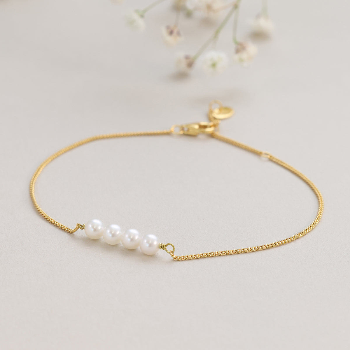 Bracelet with Freshwater Pearls & Engraved Disc – 925 Sterling Silver
