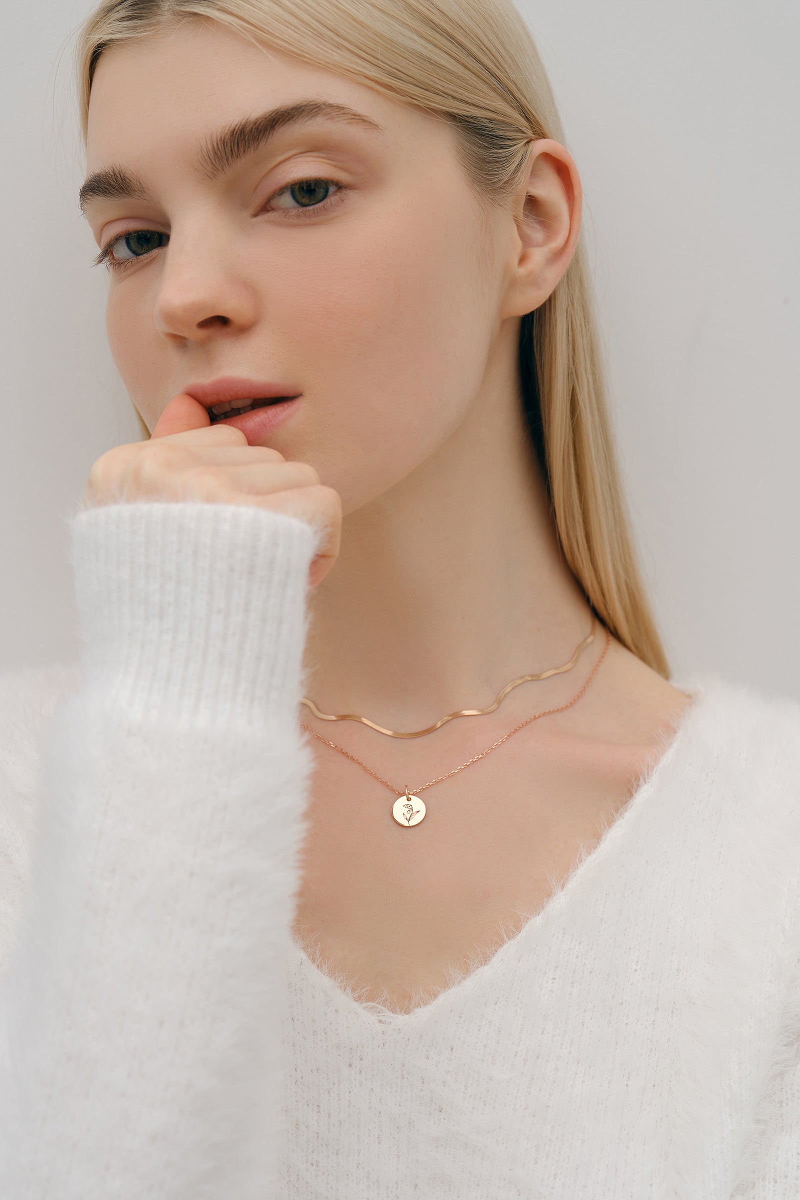 Personalized flower necklaces made of 925 silver