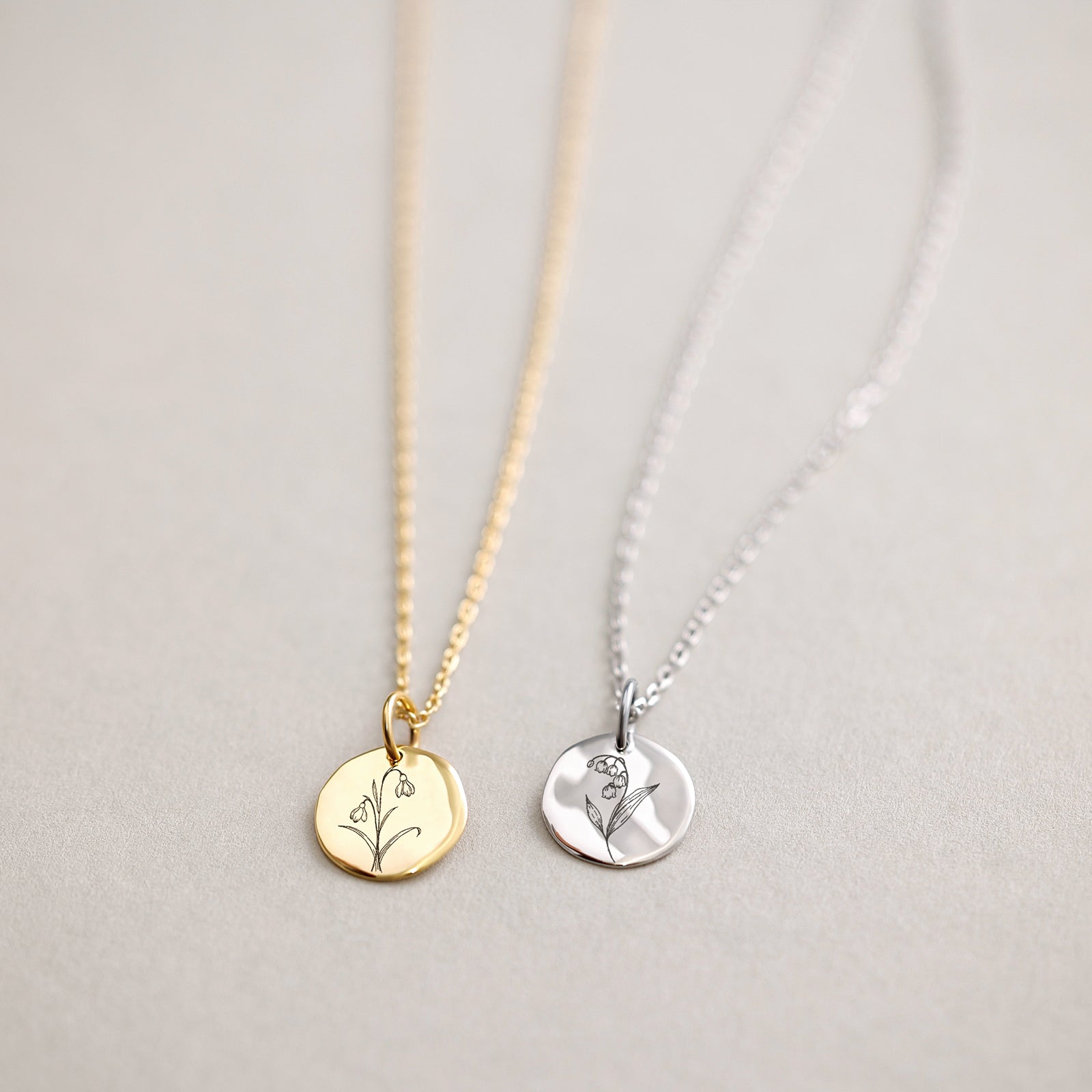 925er Silber Geburtsblumen Kette - Personalisierte Hammerschlag Halskette - Gehämmerte Plättchen Halskette - Florale Halskette - KE019 - VIVIANNASCHMUCK