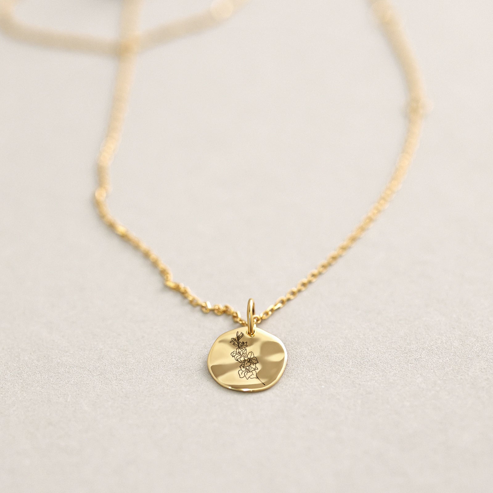 925er Silber Geburtsblumen Kette - Personalisierte Hammerschlag Halskette - Gehämmerte Plättchen Halskette - Florale Halskette - KE019 - VIVIANNASCHMUCK