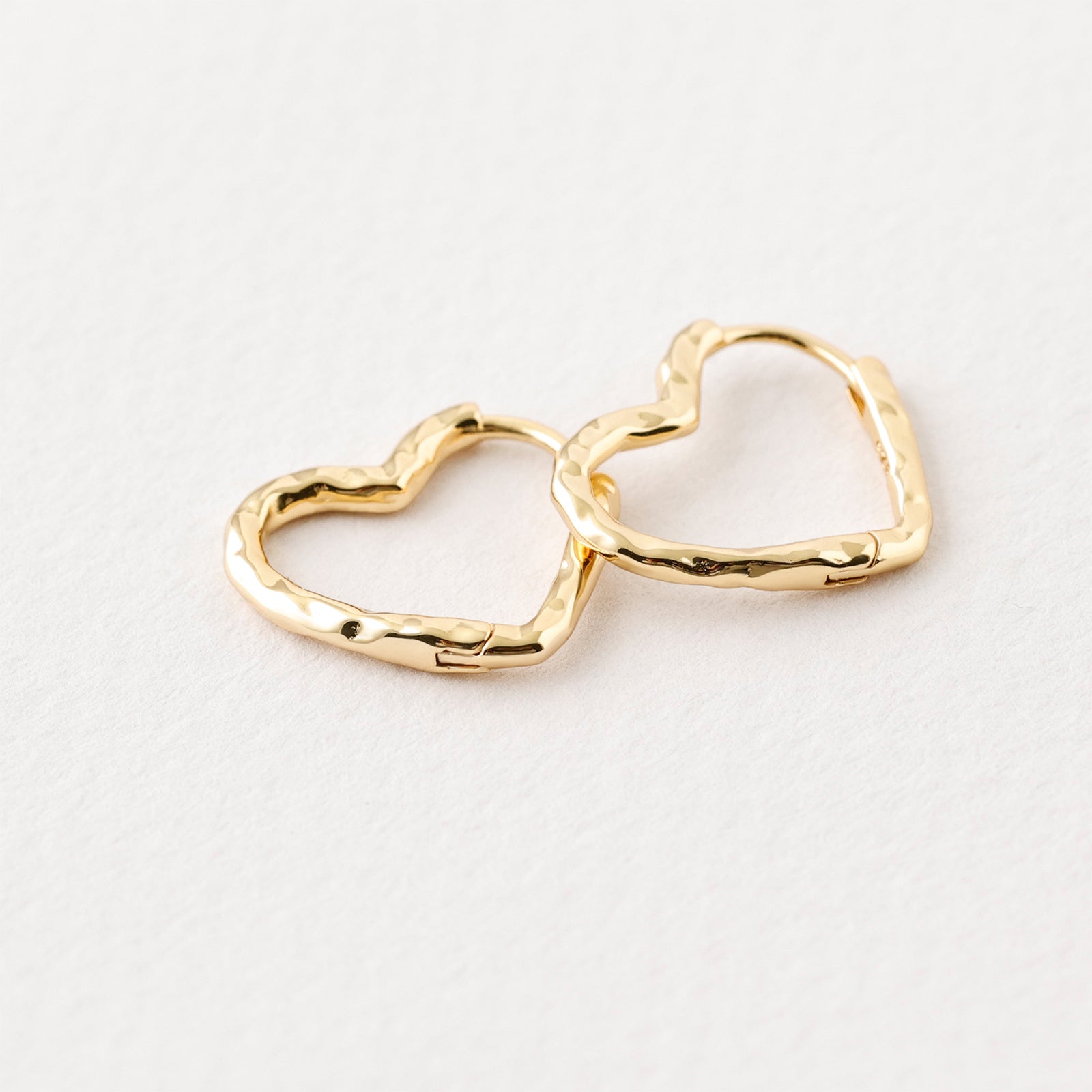 Asymmetrische Herzen Creolen - Hammerschlag - VIVIANNASCHMUCK