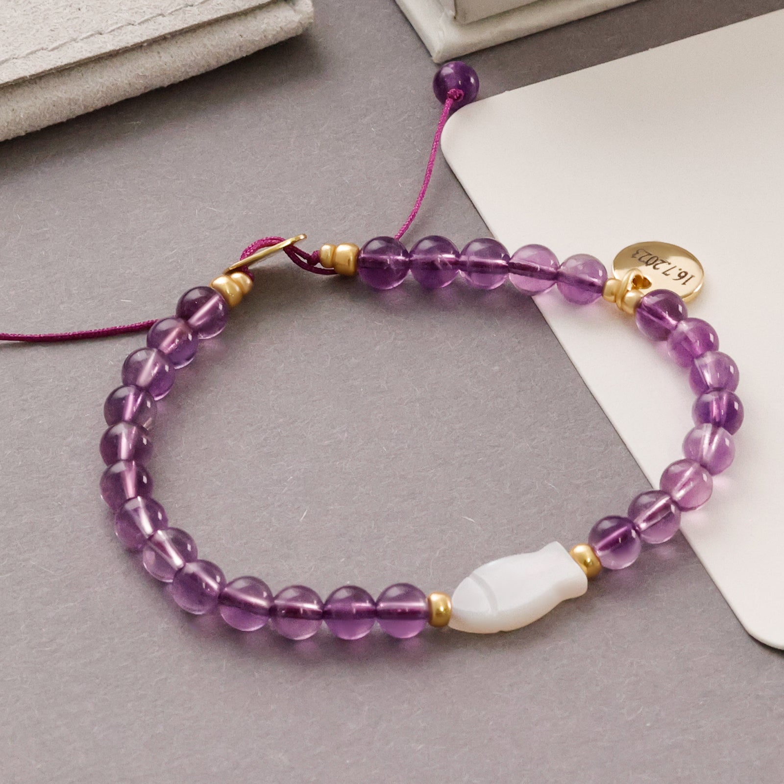 Amethyst Perlmutt-Ichthys Armband - 925er Sterling Silber - Geschenk zur Kommunion mit Karte