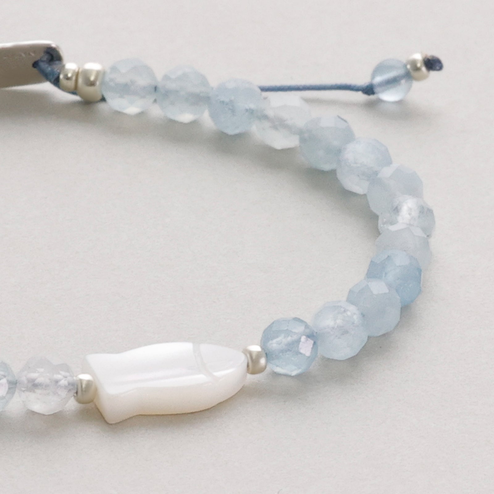 Aquamarin Perlmutt-Ichthys Armband - 925er Sterling Silber - Geschenk zur Kommunion mit Karte