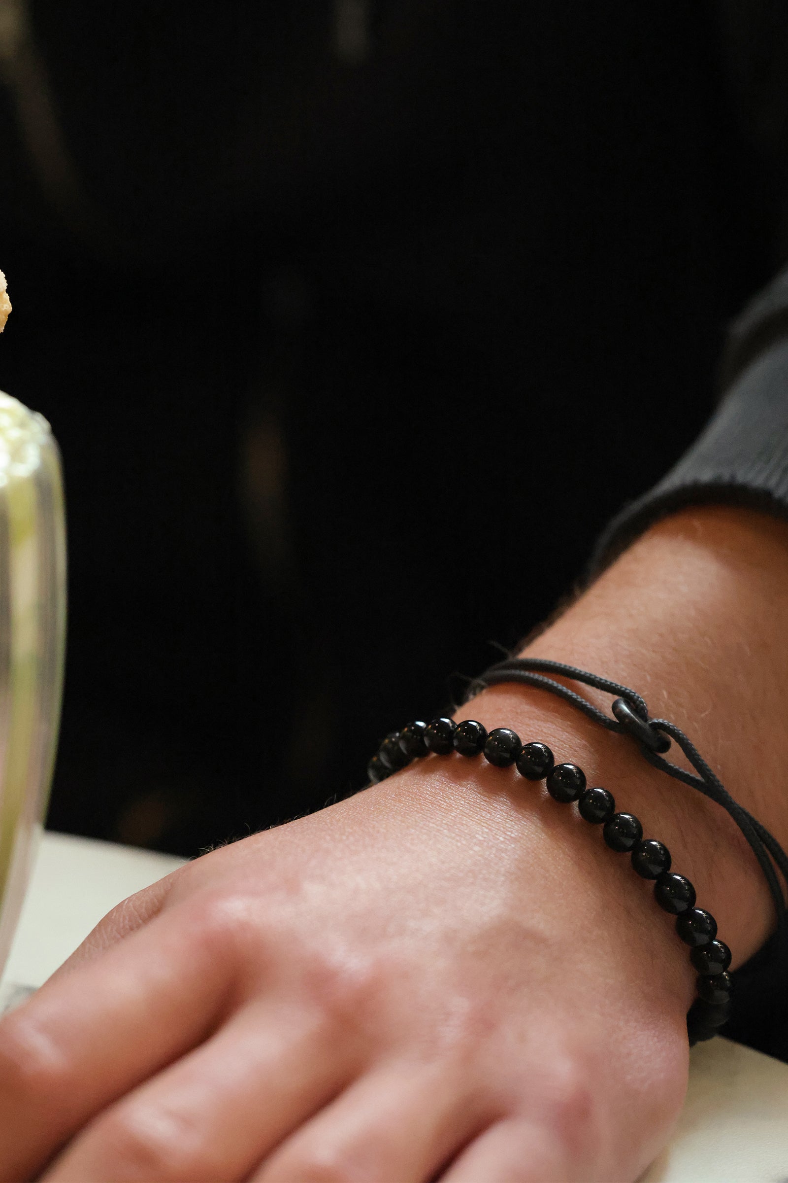 Armband mit Obsidian- und schwarzen mattierten Onyx-Perlen