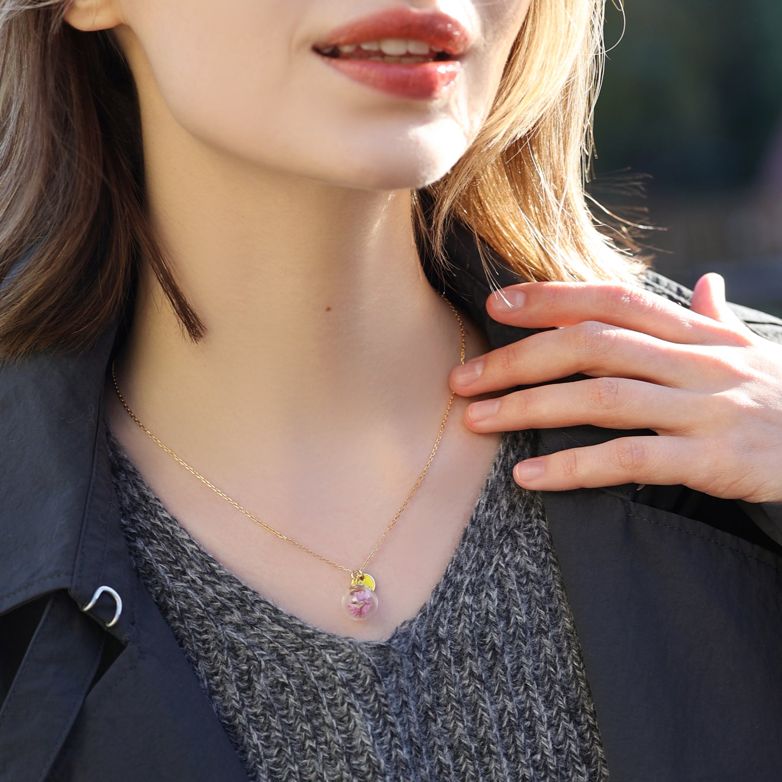 Echte Blümchenkette mit Gravurplättchen – wähl deine Lieblingsblume