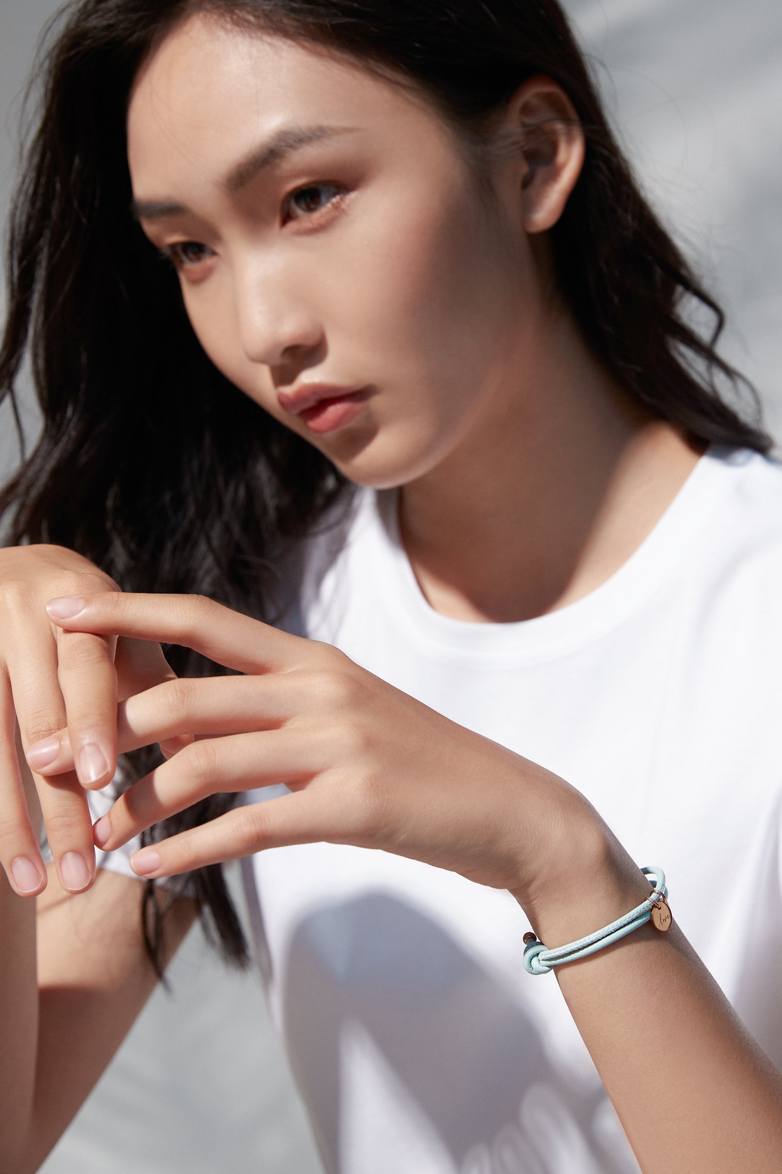 Leather bracelet with round plate - Personalized engraving - Adjustable leather bracelet - Various colors - Gift for her - A169