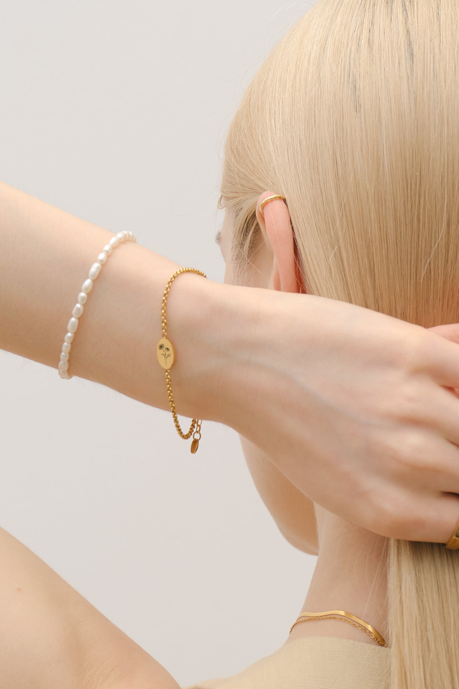 Geburtsblumen-Armband mit ovalem Gravurplättchen Damen Armband VIVIANNASCHMUCK