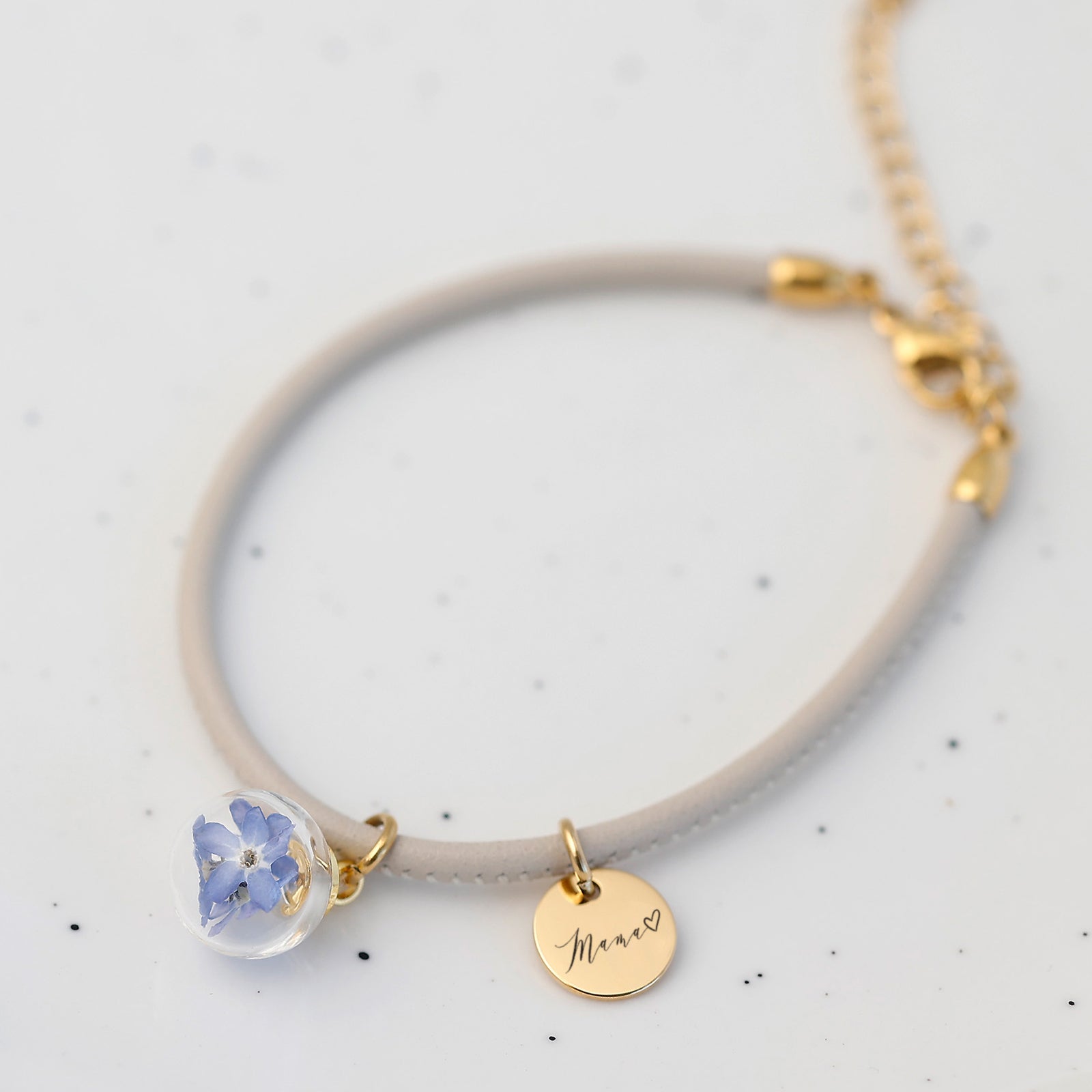 Personalized leather bracelet with real forget-me-not